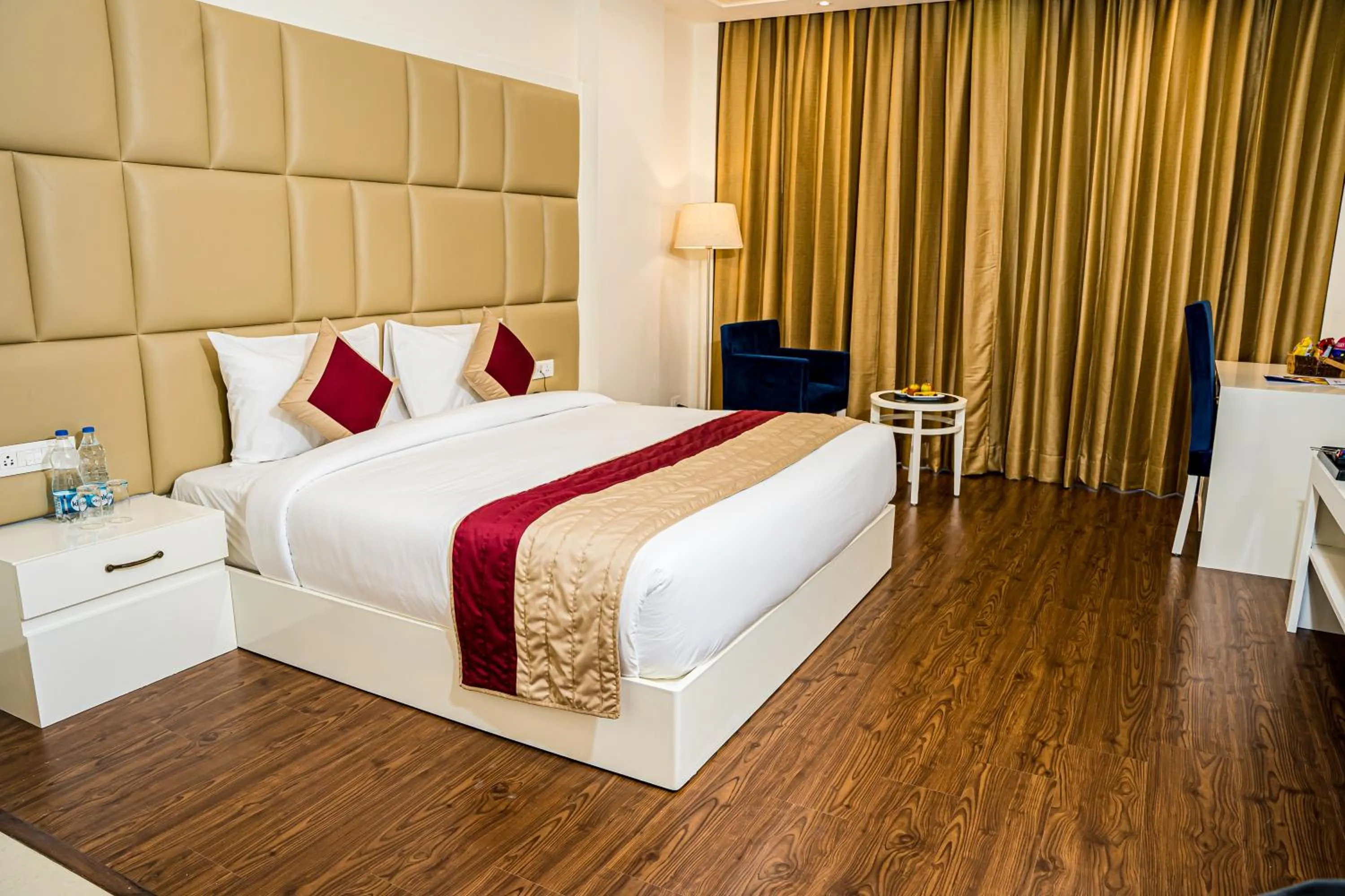 Photo of the whole room, Bed in Best Western Dalhousie