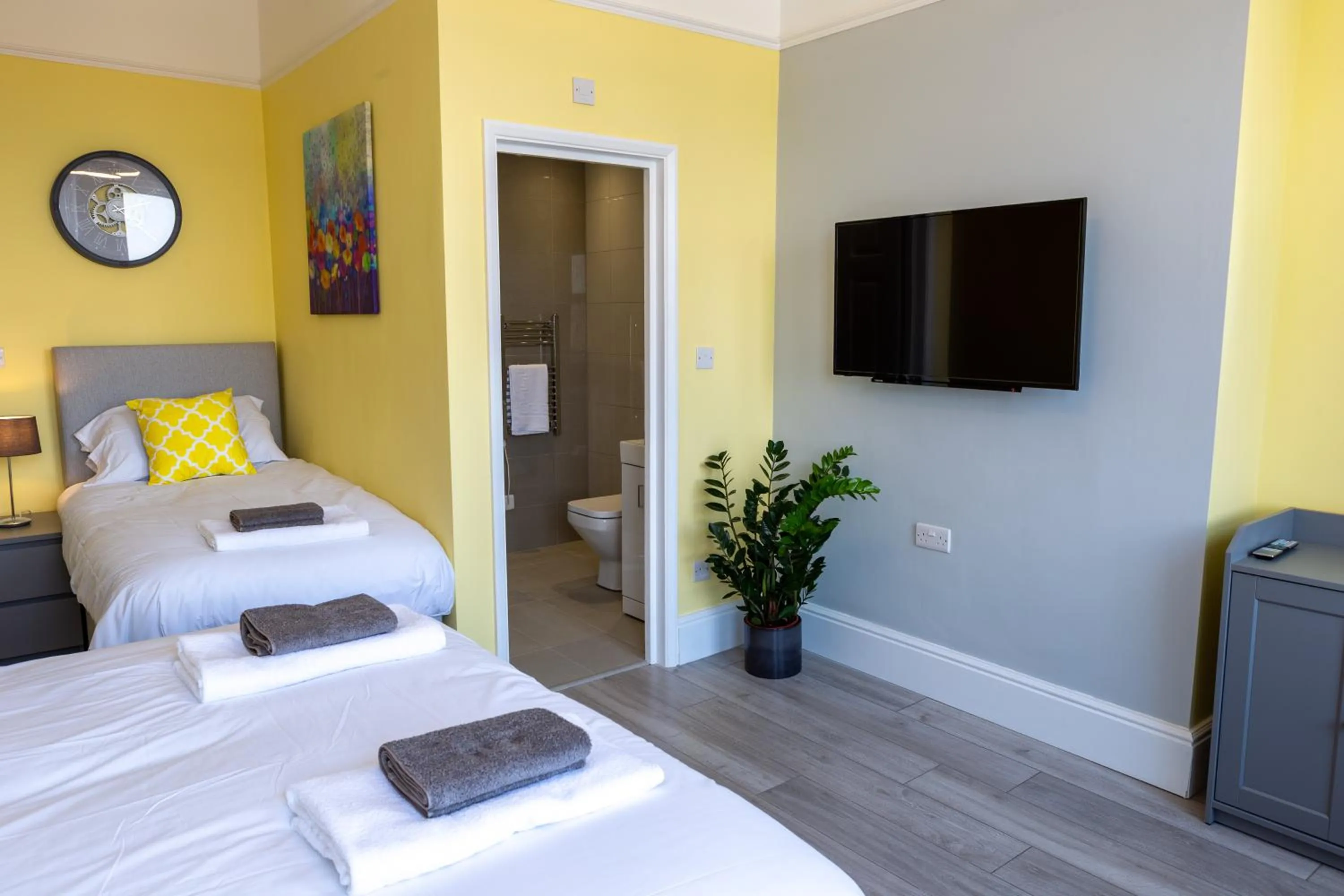 Bedroom, Bed in The Halcyon