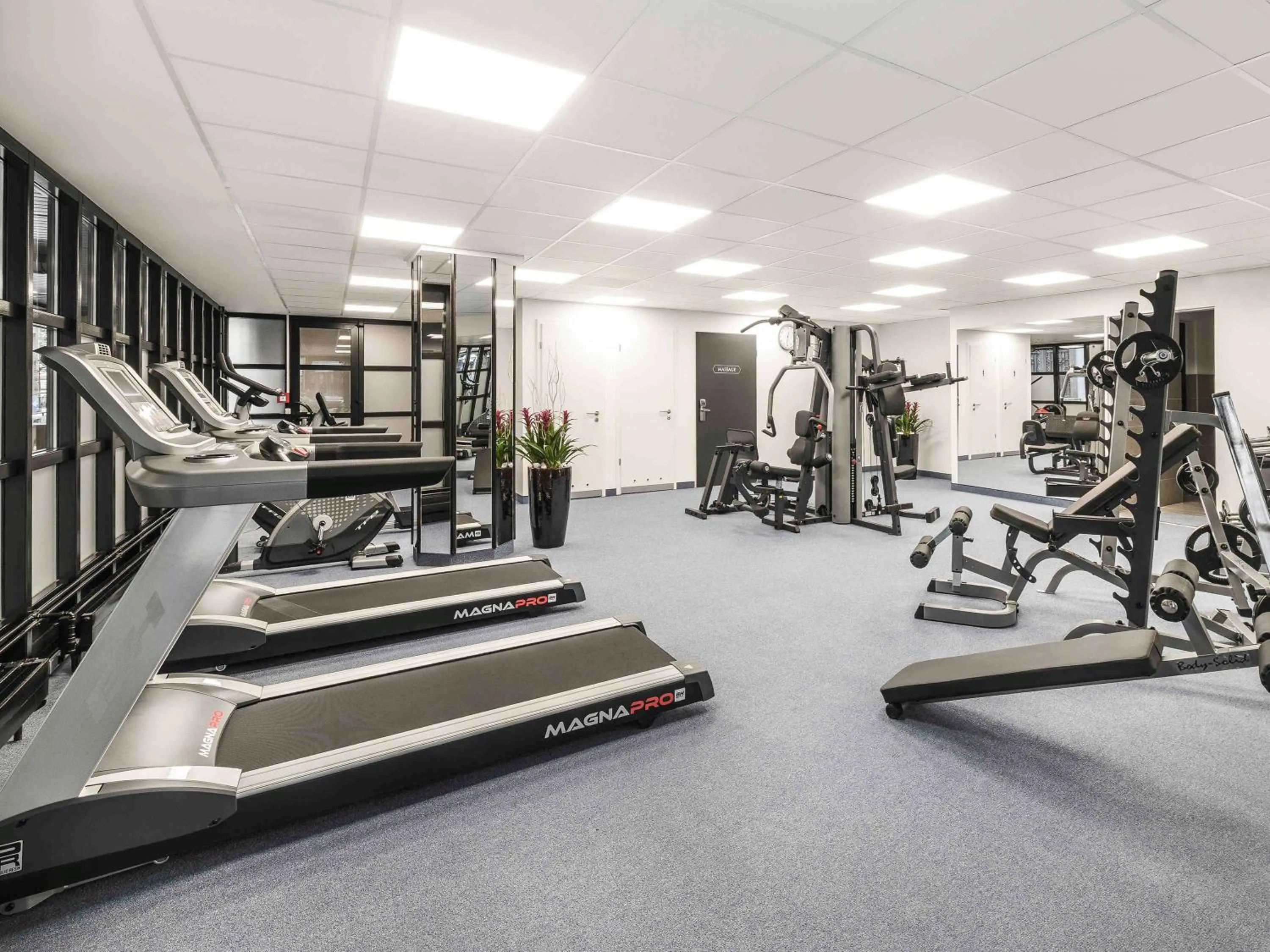 Fitness centre/facilities in Mercure Budapest City Center