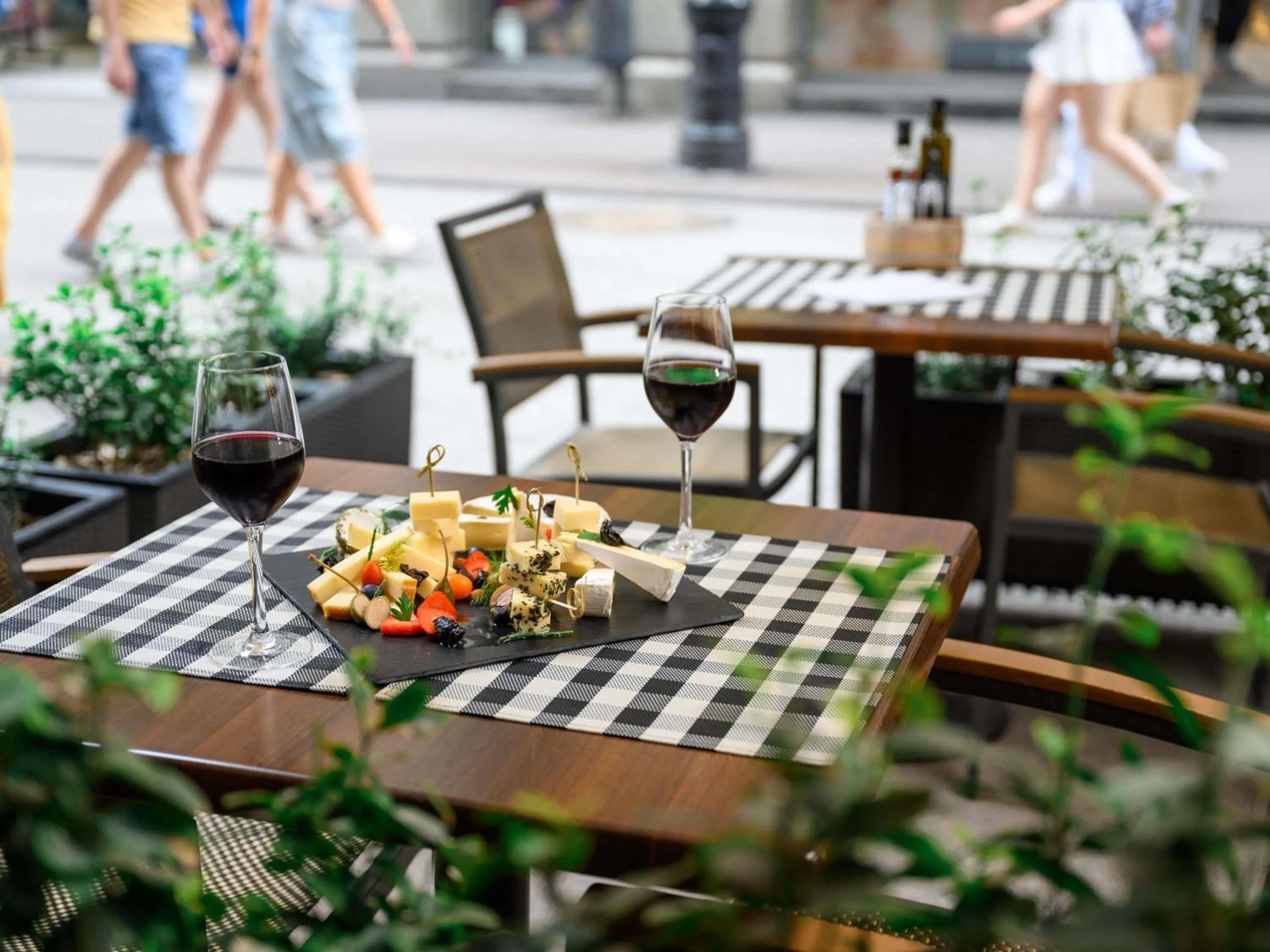 Restaurant/places to eat in Mercure Budapest City Center