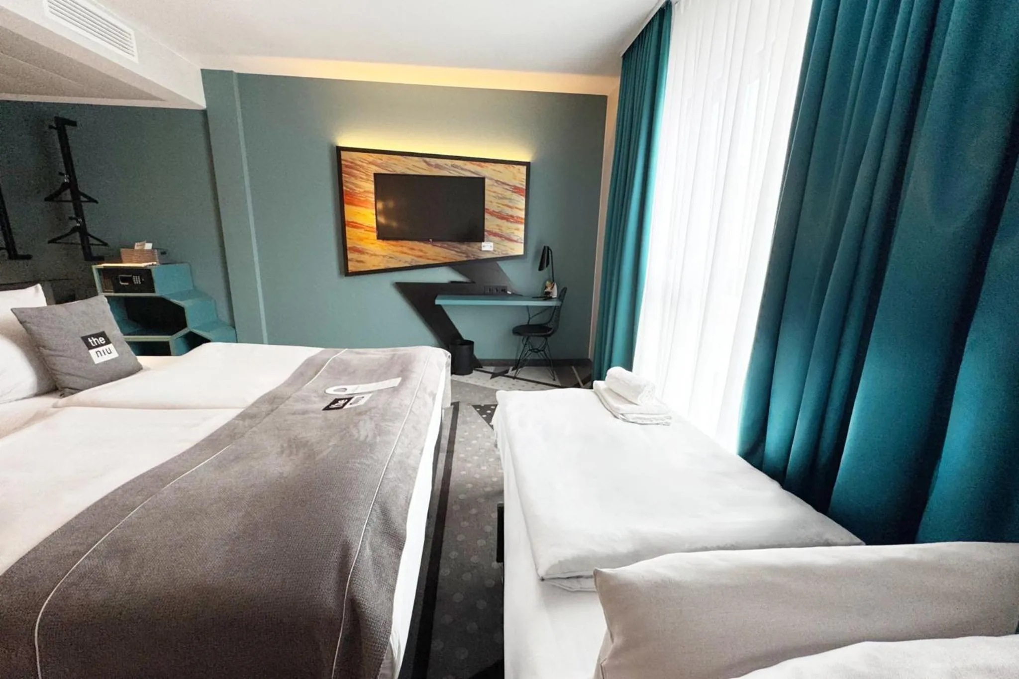 Photo of the whole room, Bed in Holiday Inn - the niu, Flash Berlin Charlottenburg by IHG