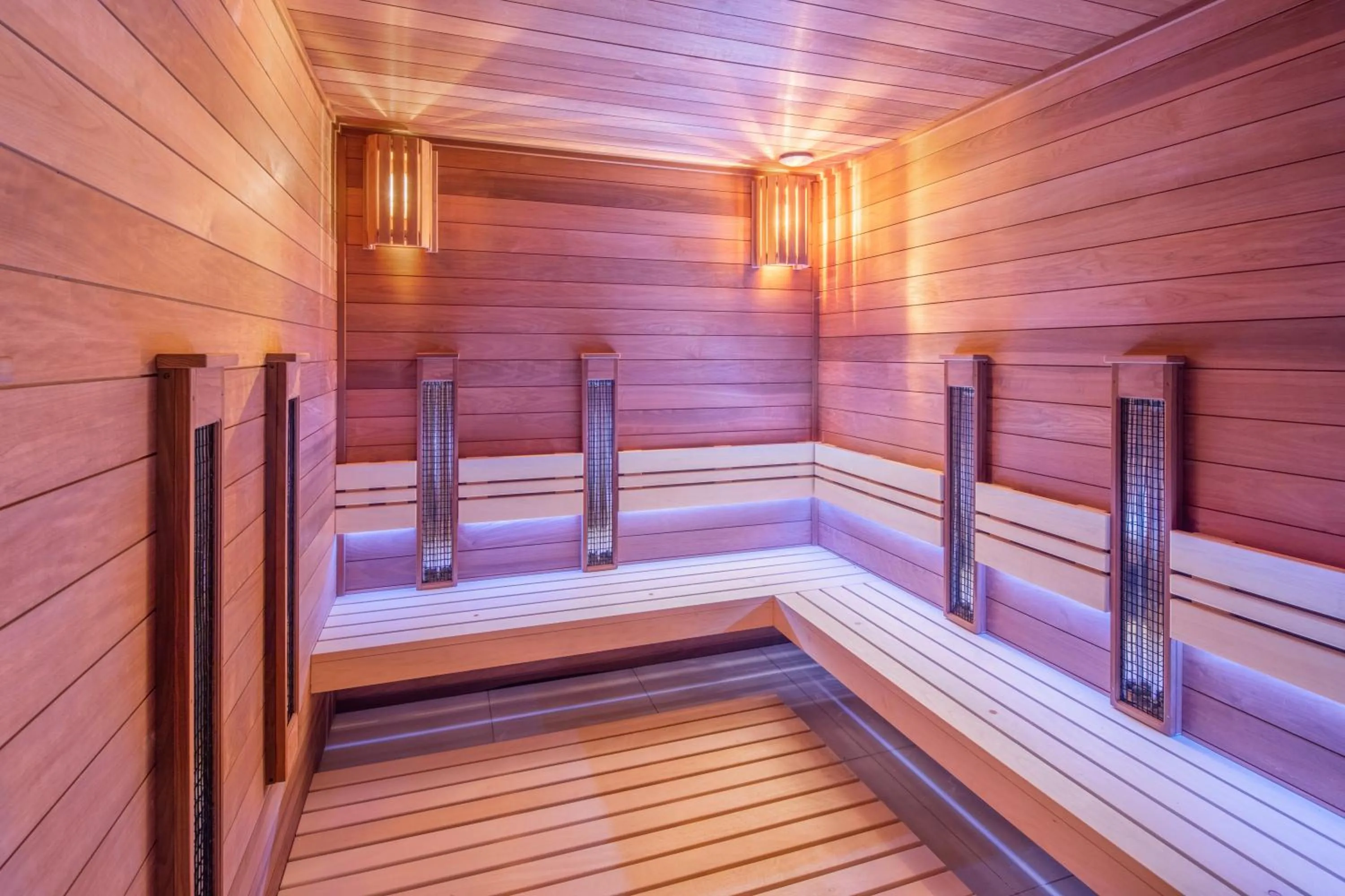 Sauna, Bed in Fagus Hotel Conference & Spa