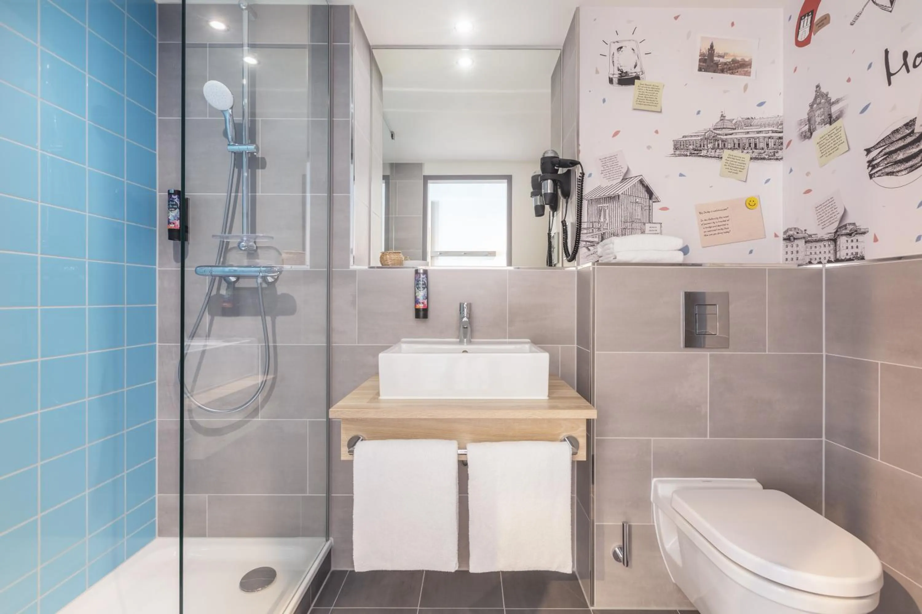 Standard Queen Room in Holiday Inn - the niu, Yen Hamburg City by IHG