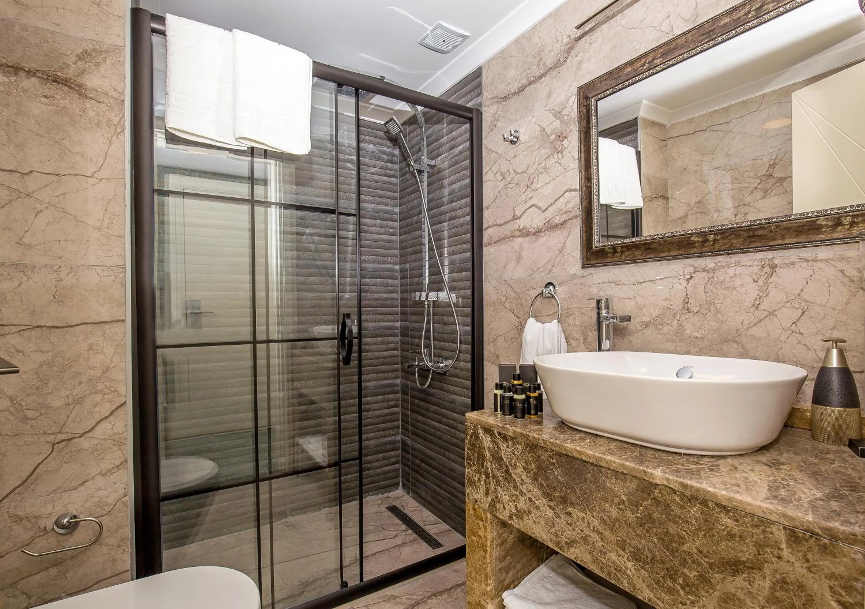 Bathroom in The Lea Hotel