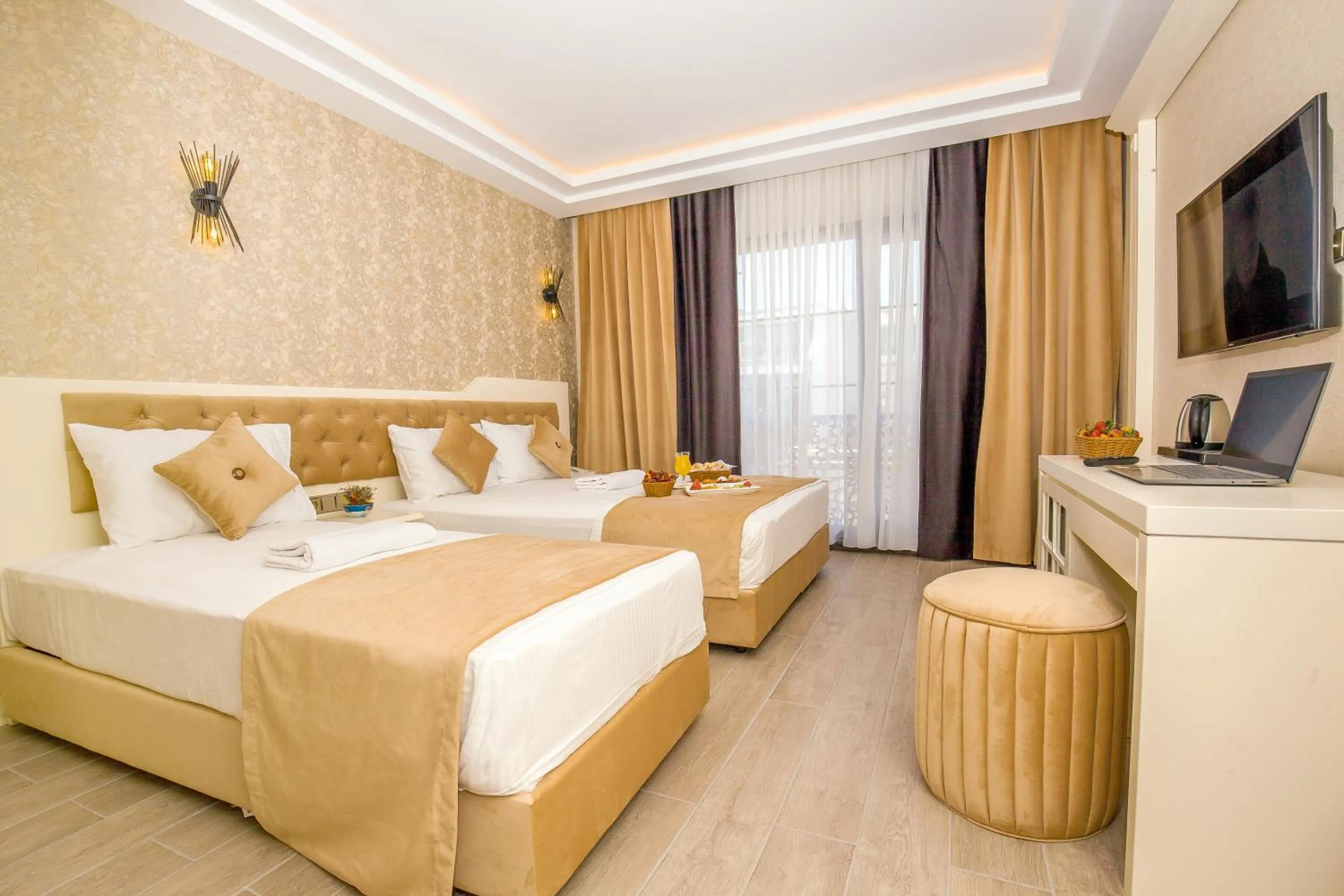 Photo of the whole room, Bed in The Lea Hotel