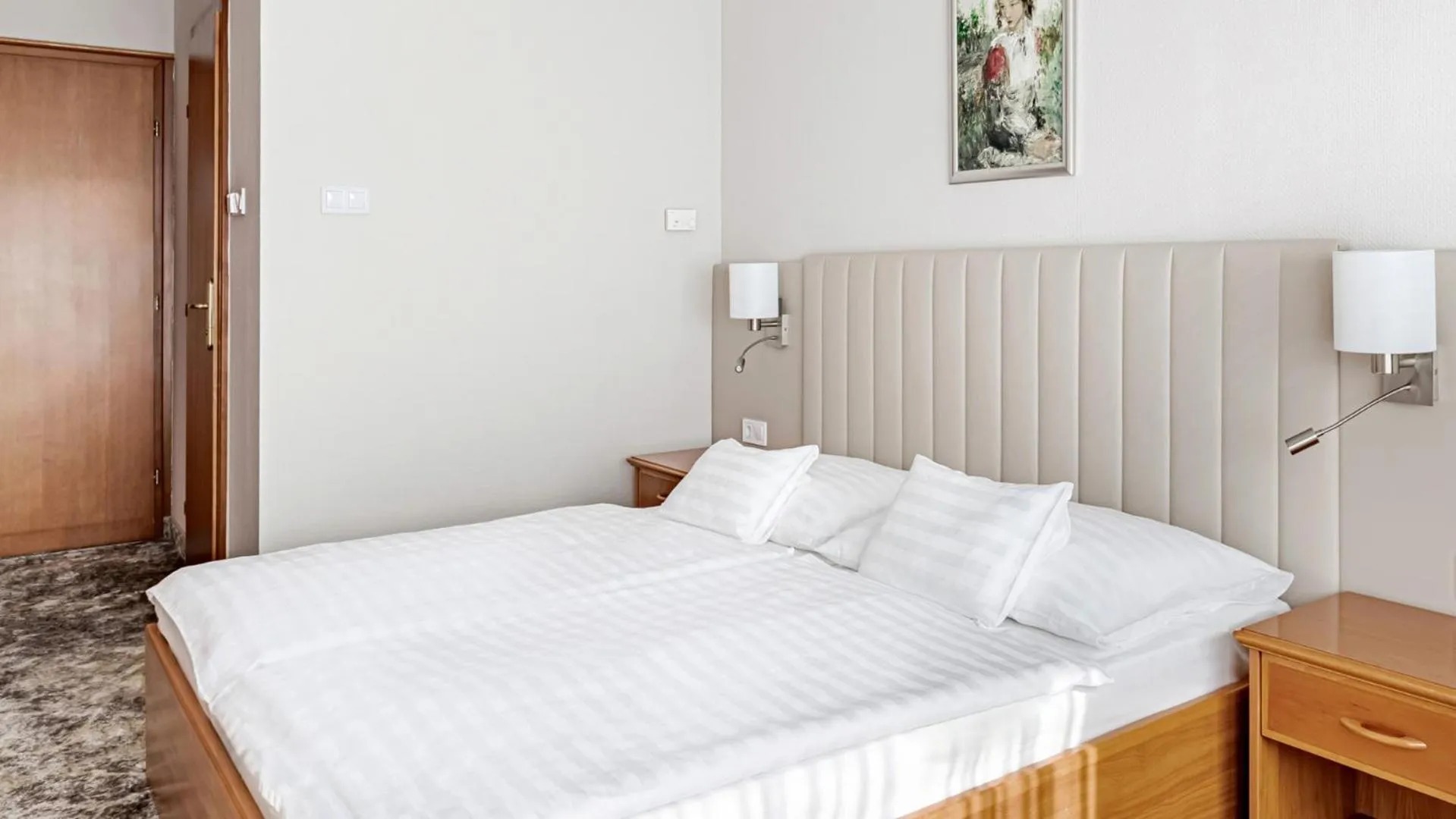 Bedroom, Bed in Hotel Carbona Thermal Spa