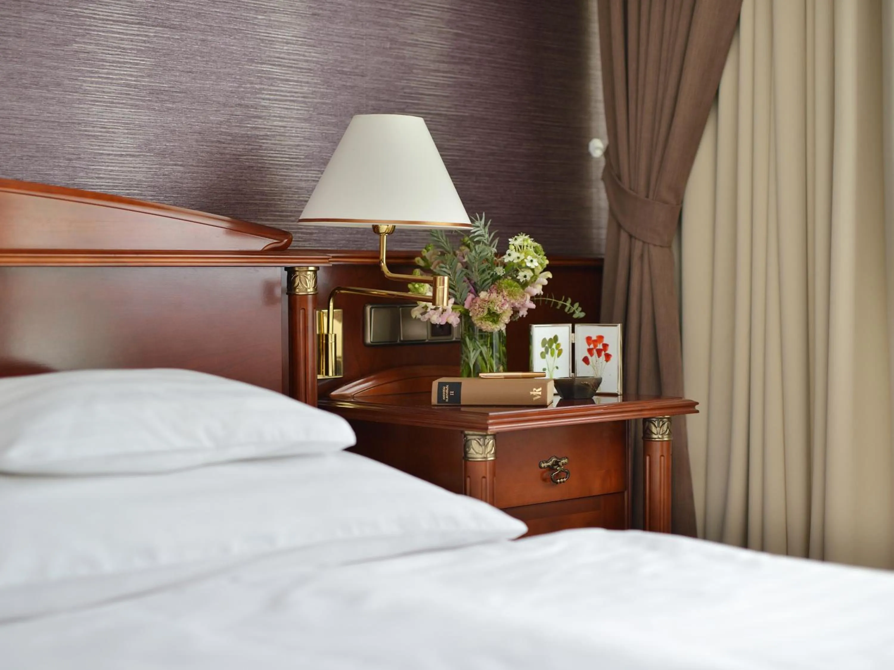 Photo of the whole room, Bed in Hotel Carbona Thermal Spa