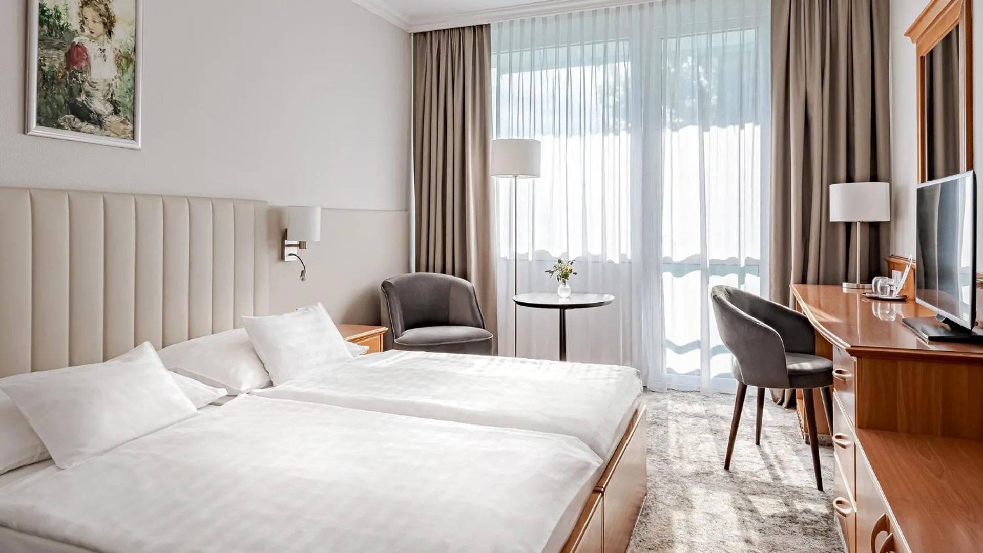 Bedroom, Bed in Hotel Carbona Thermal Spa