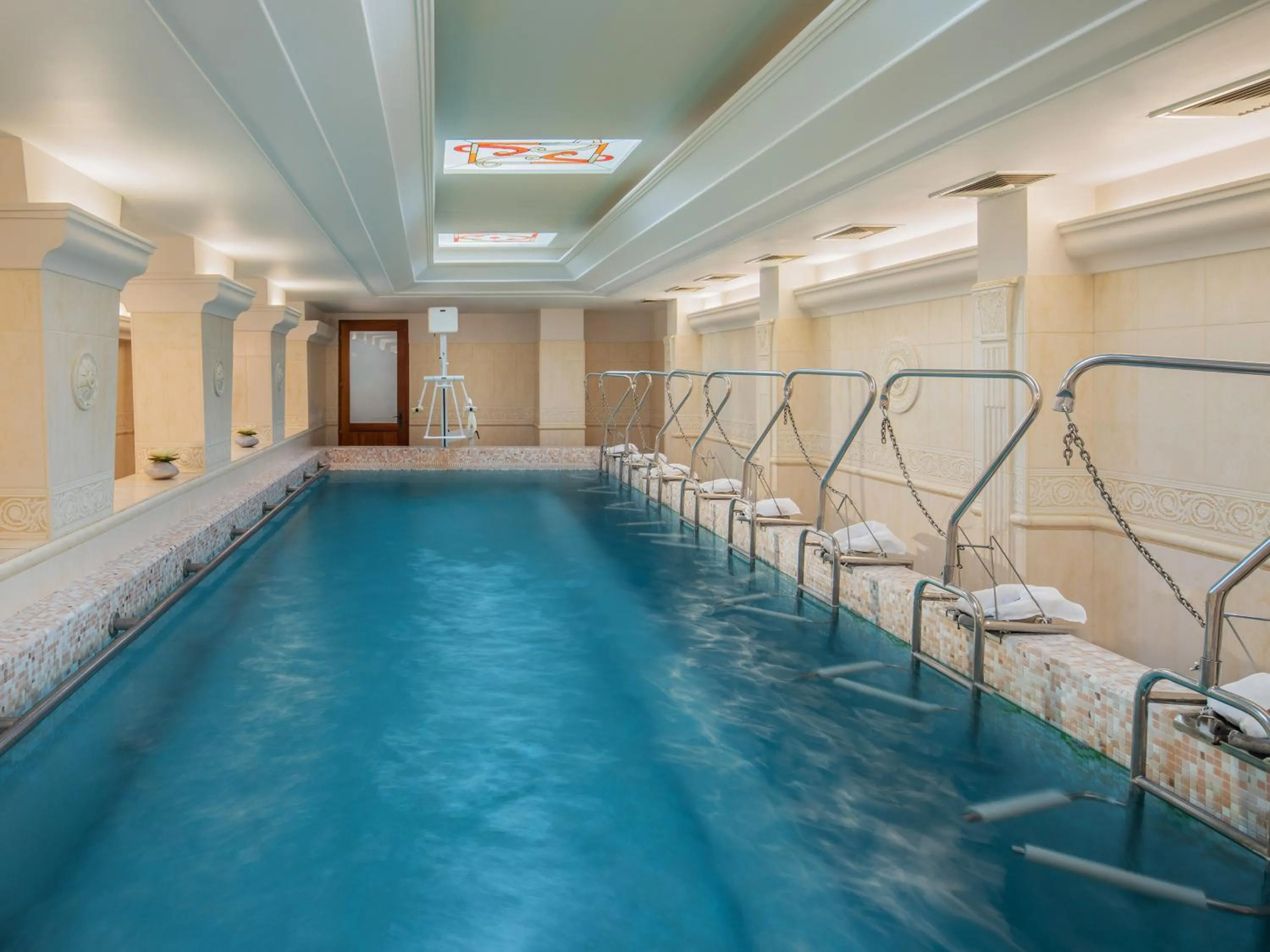 Swimming pool in Hotel Carbona Thermal Spa