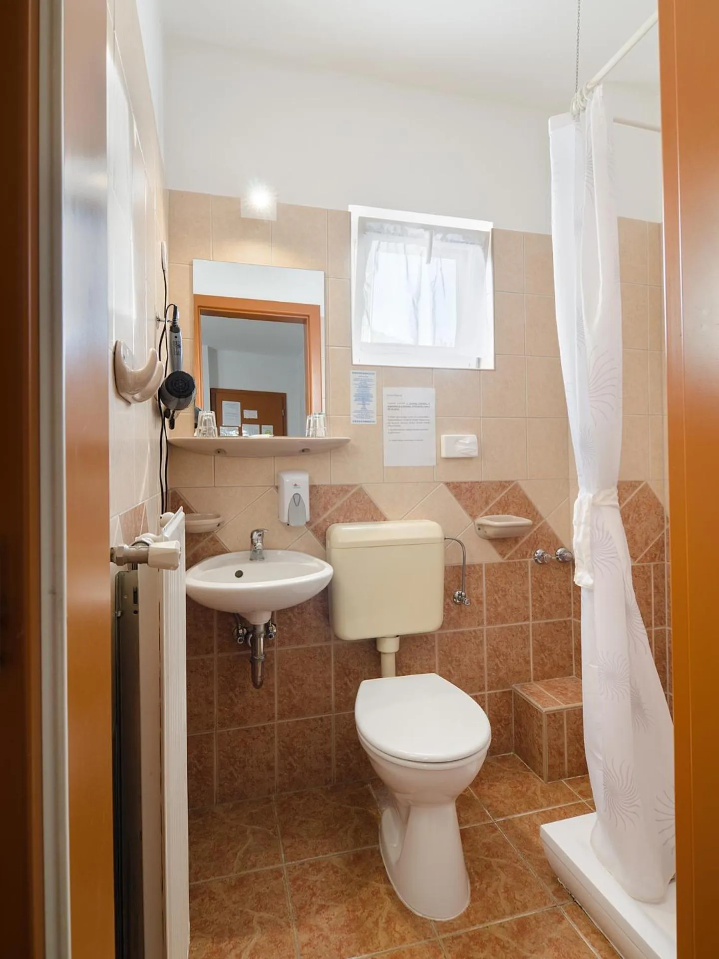 Shower in Alfréd Panzió