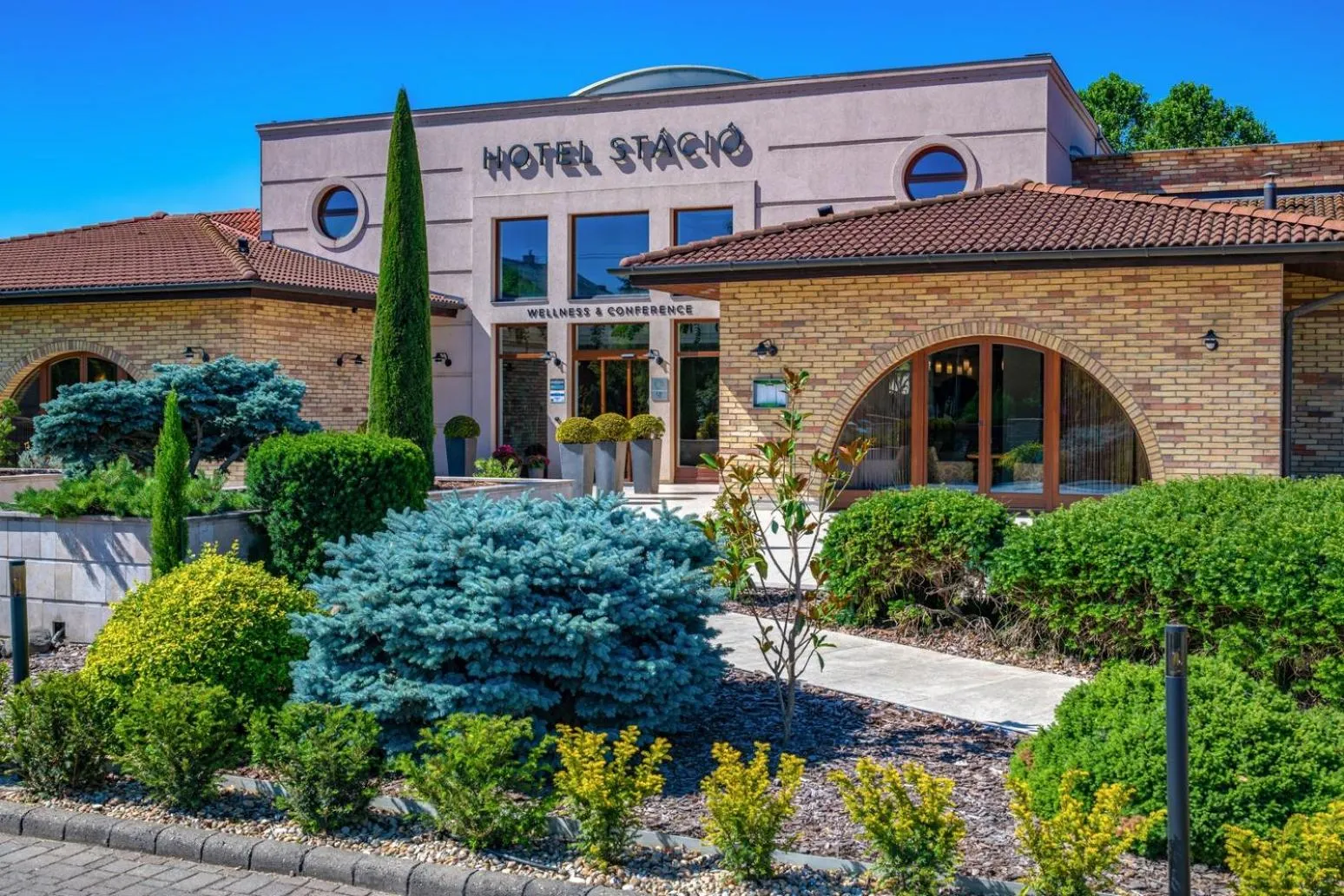 Facade/entrance in Budapest Airport Hotel Stáció Wellness & Konferencia