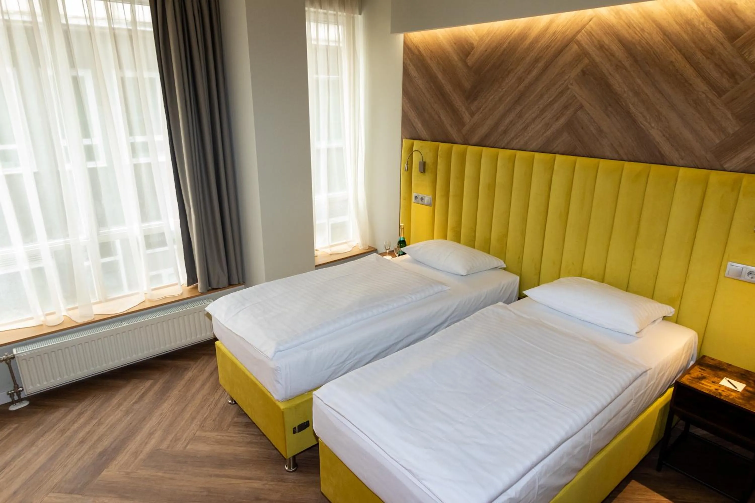 Photo of the whole room, Bed in Pilvax Hotel Budapest