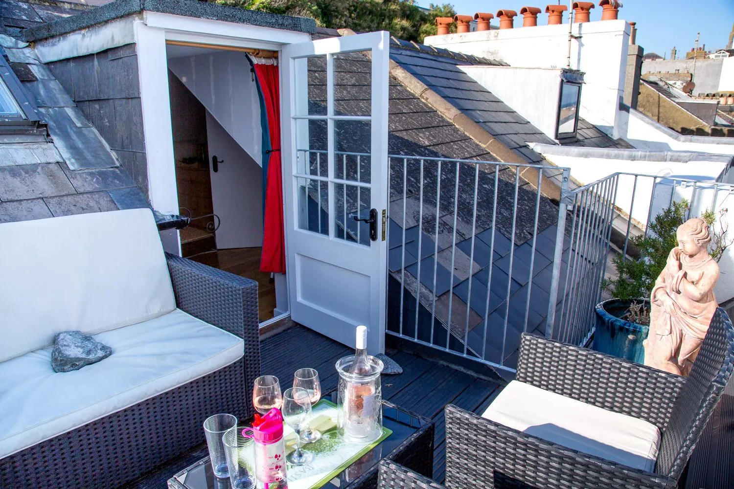 Patio in Seagulls Nest Beachfront Apartment With 3 Bedrooms