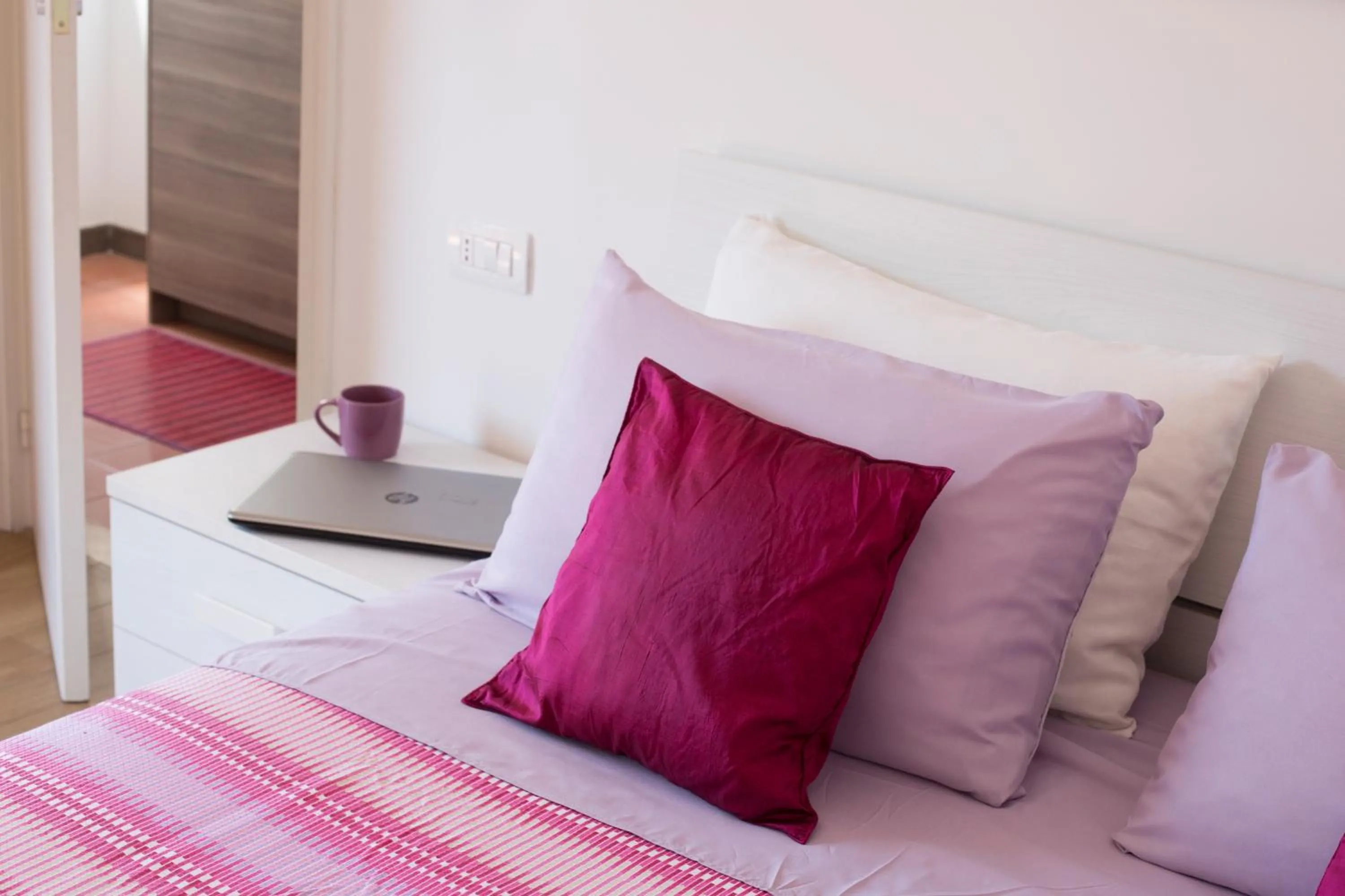 Bedroom, Bed in Estate4home - SOFIA FLORA