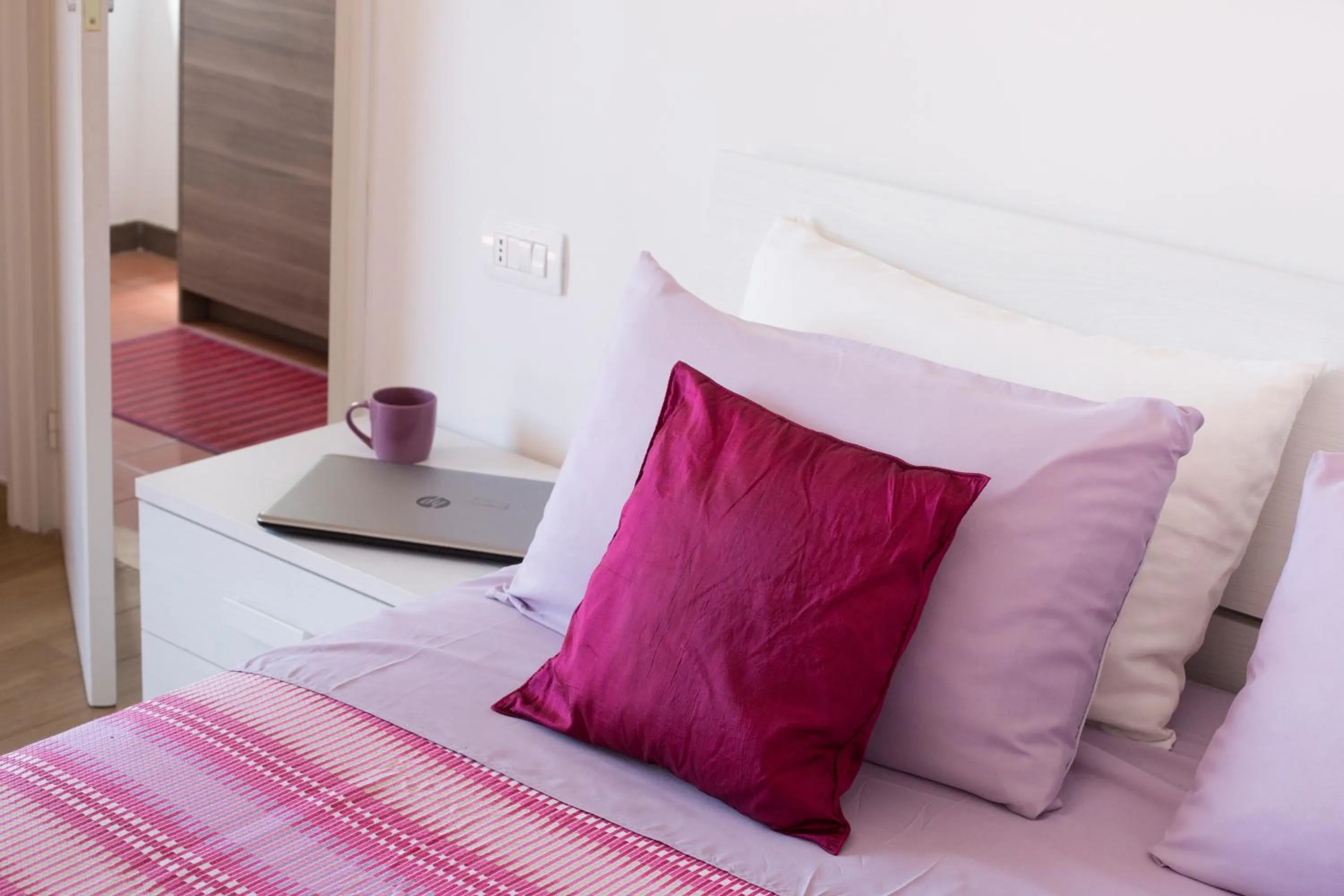 Bed in Estate4home - SOFIA FLORA