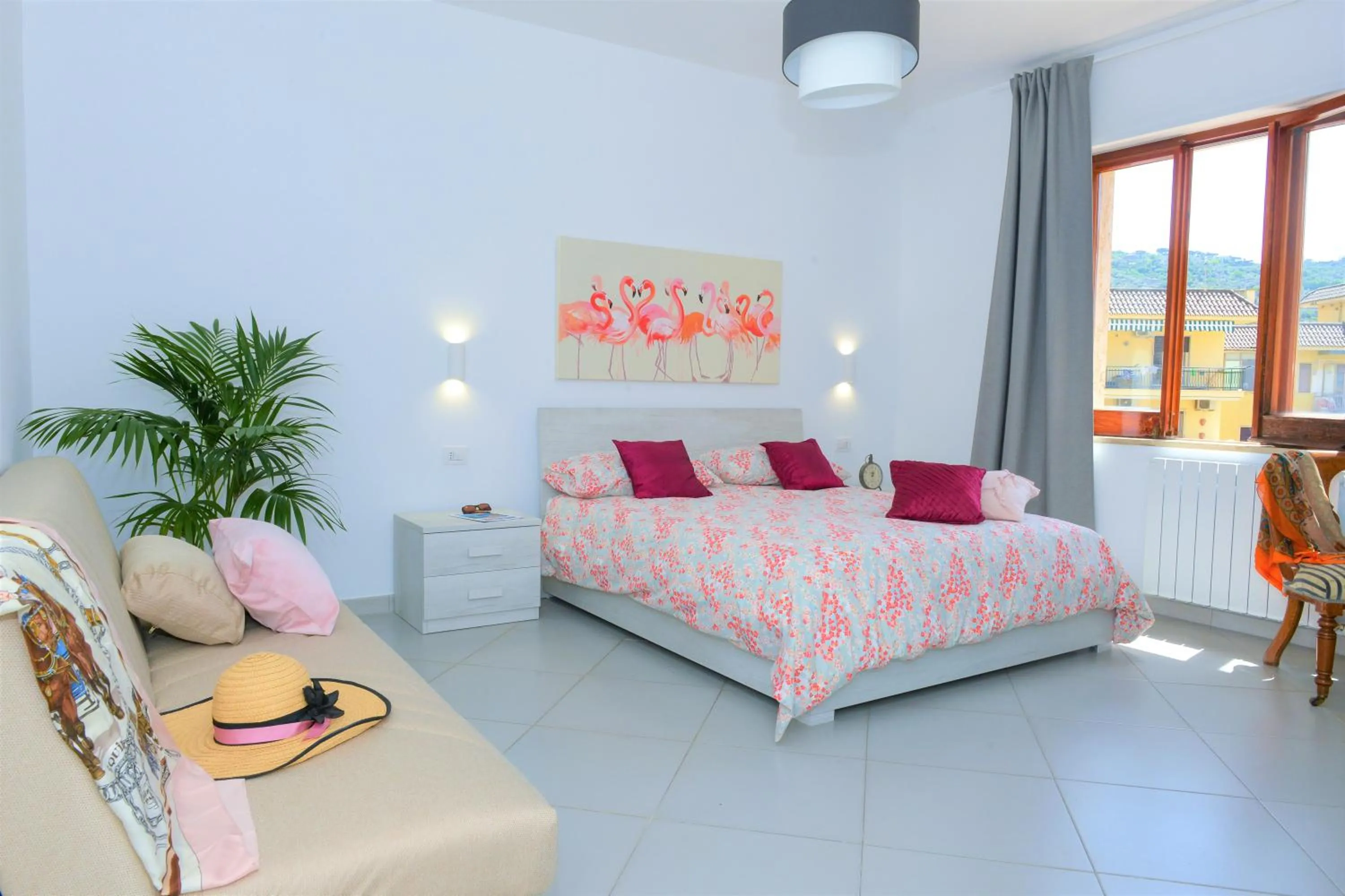 Photo of the whole room, Bed in Estate4home - SOFIA FLORA