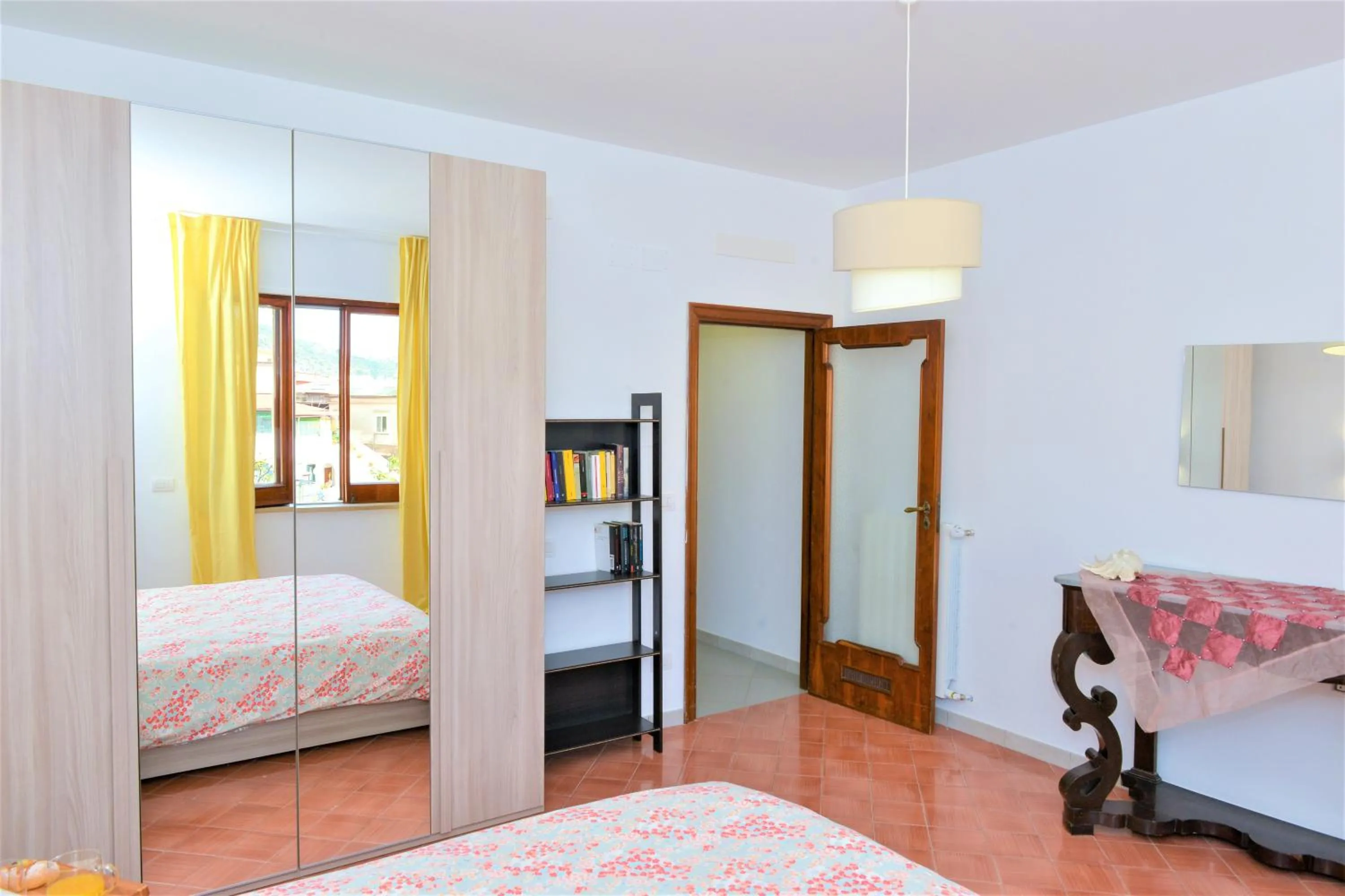 Photo of the whole room, Bed in Estate4home - SOFIA FLORA