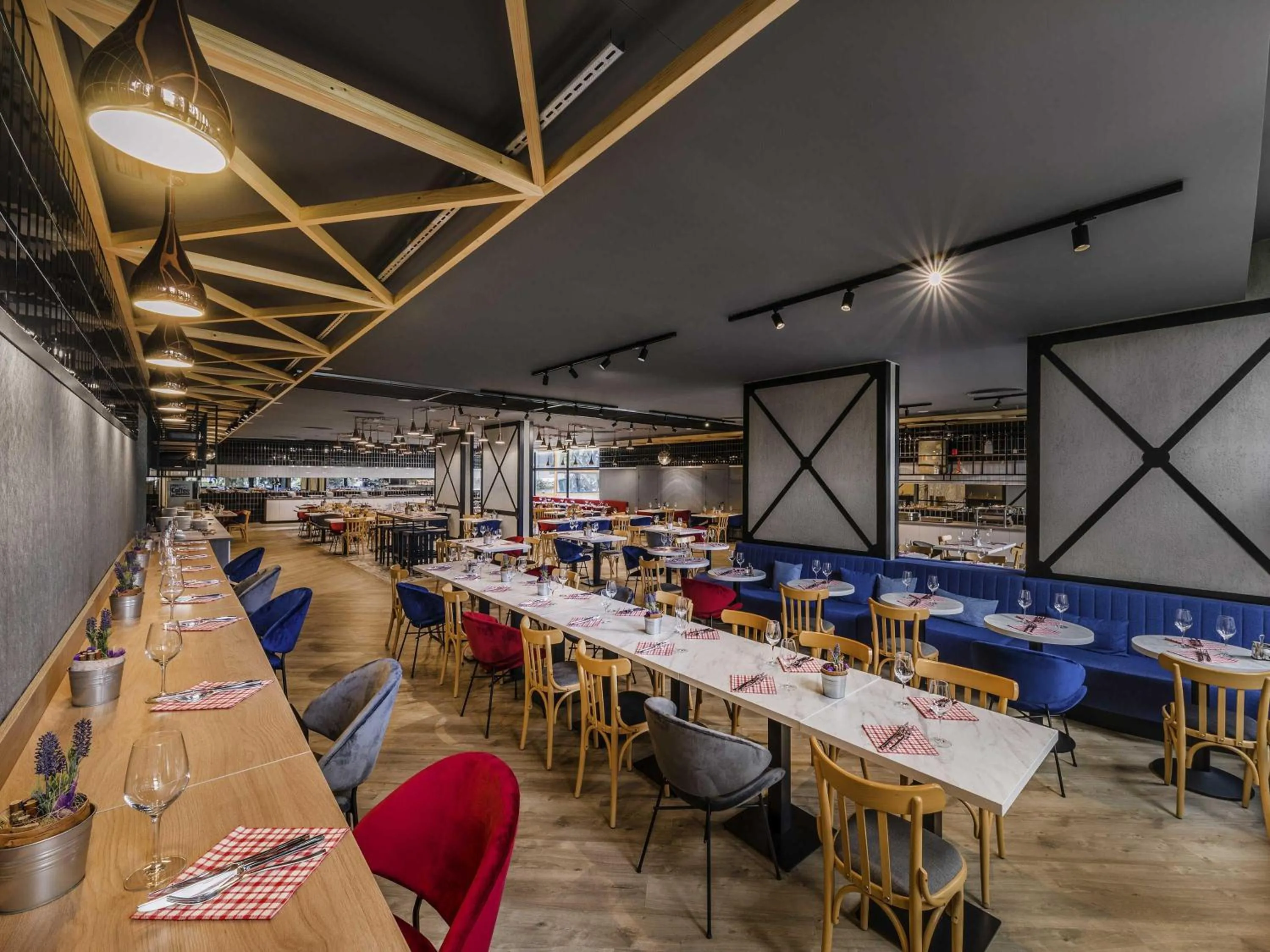 Restaurant/places to eat in Mercure Budapest Castle Hill