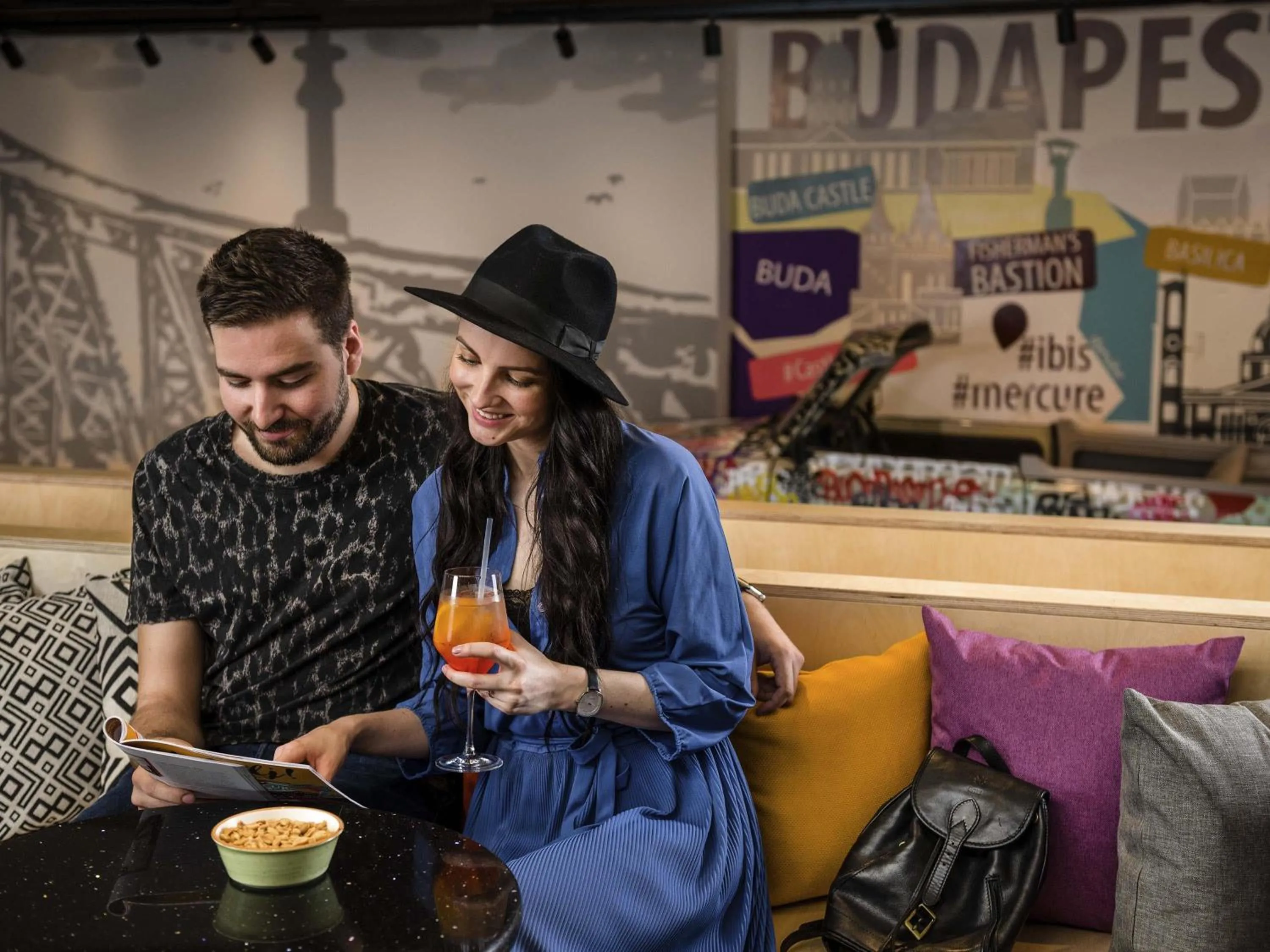 Lounge or bar in Mercure Budapest Castle Hill