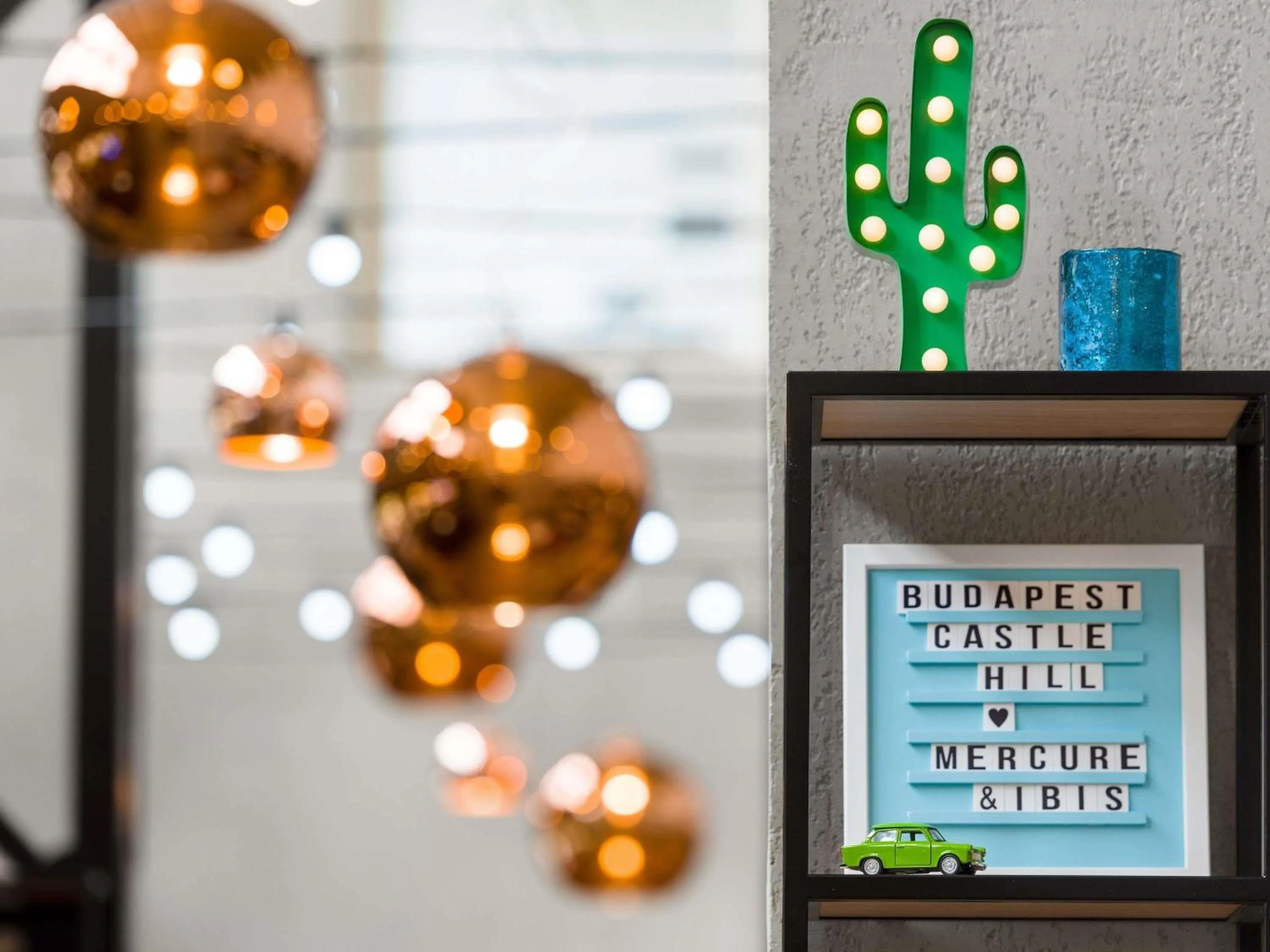 Lounge or bar in Mercure Budapest Castle Hill