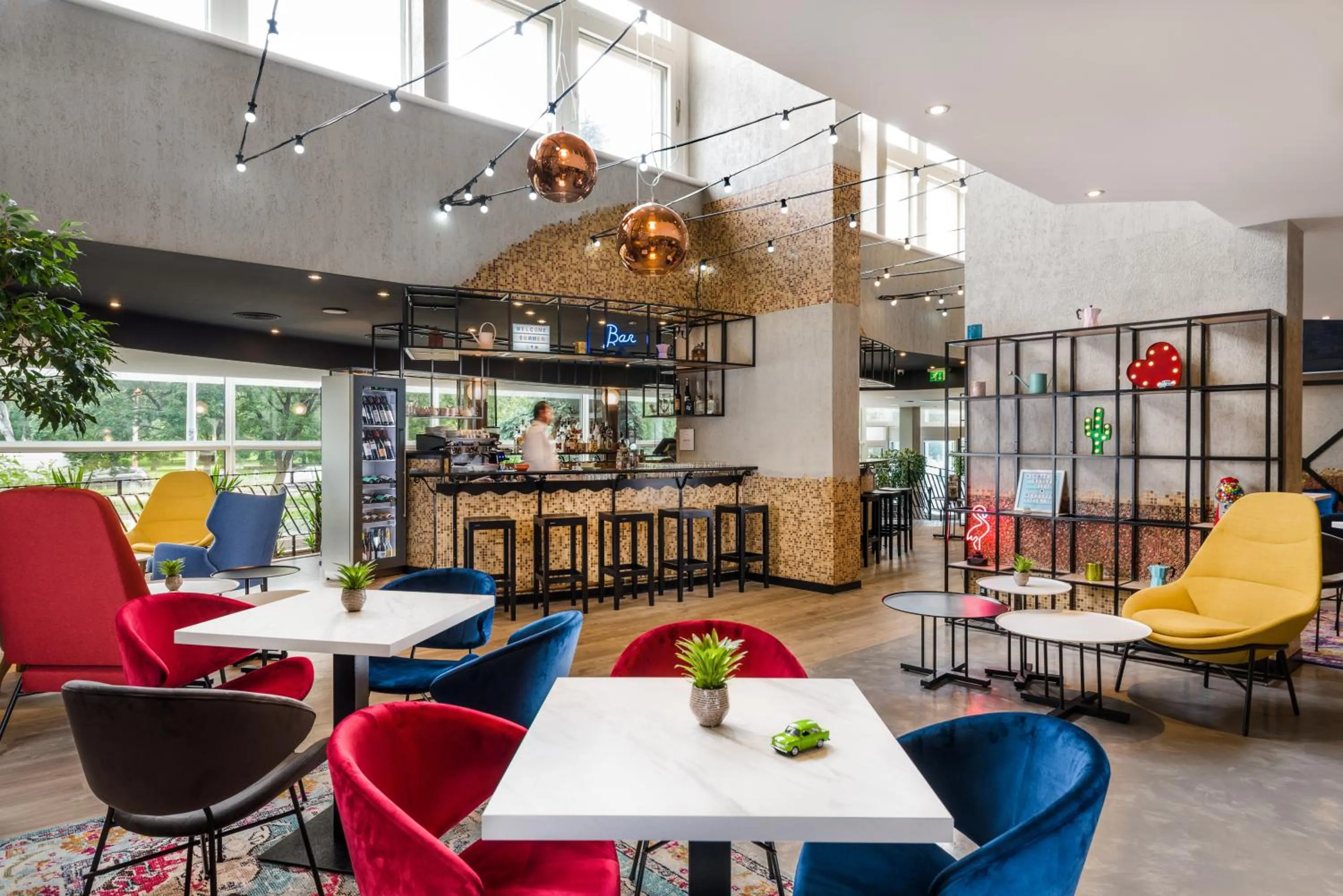 Lounge or bar in Mercure Budapest Castle Hill