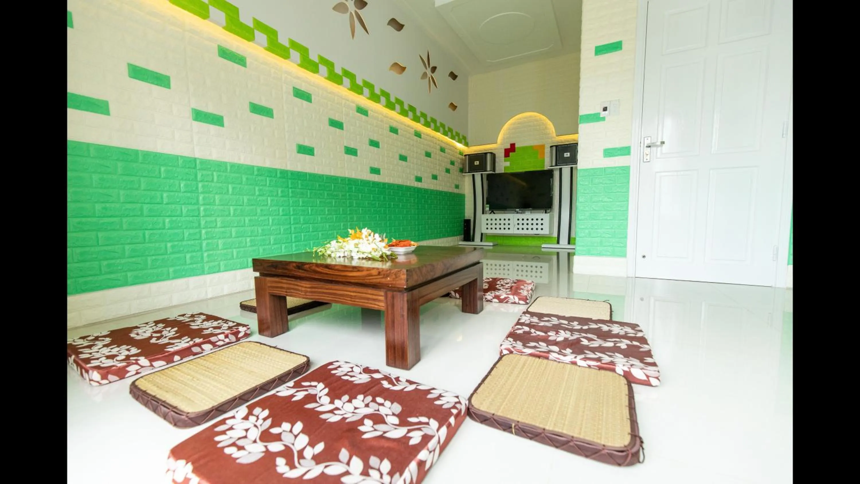 Communal lounge/ TV room in Sunas Home - Villa in Vung Tau