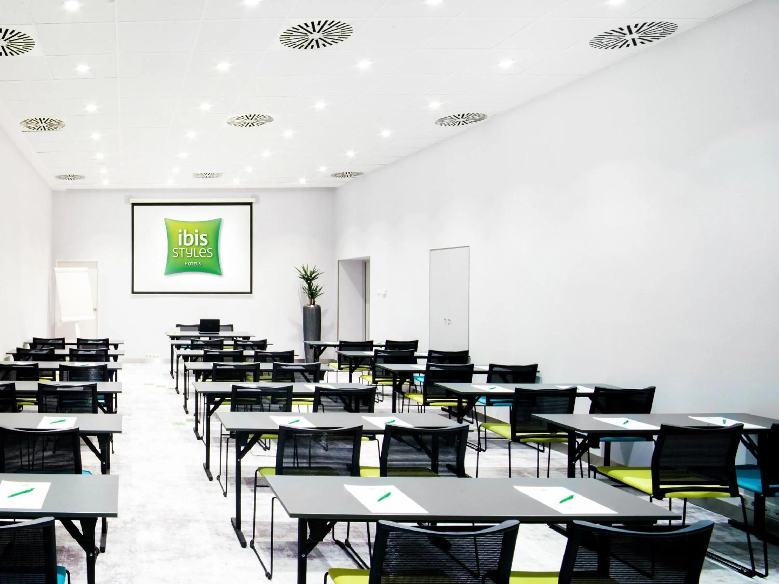 Meeting/conference room in Ibis Styles Budapest Center
