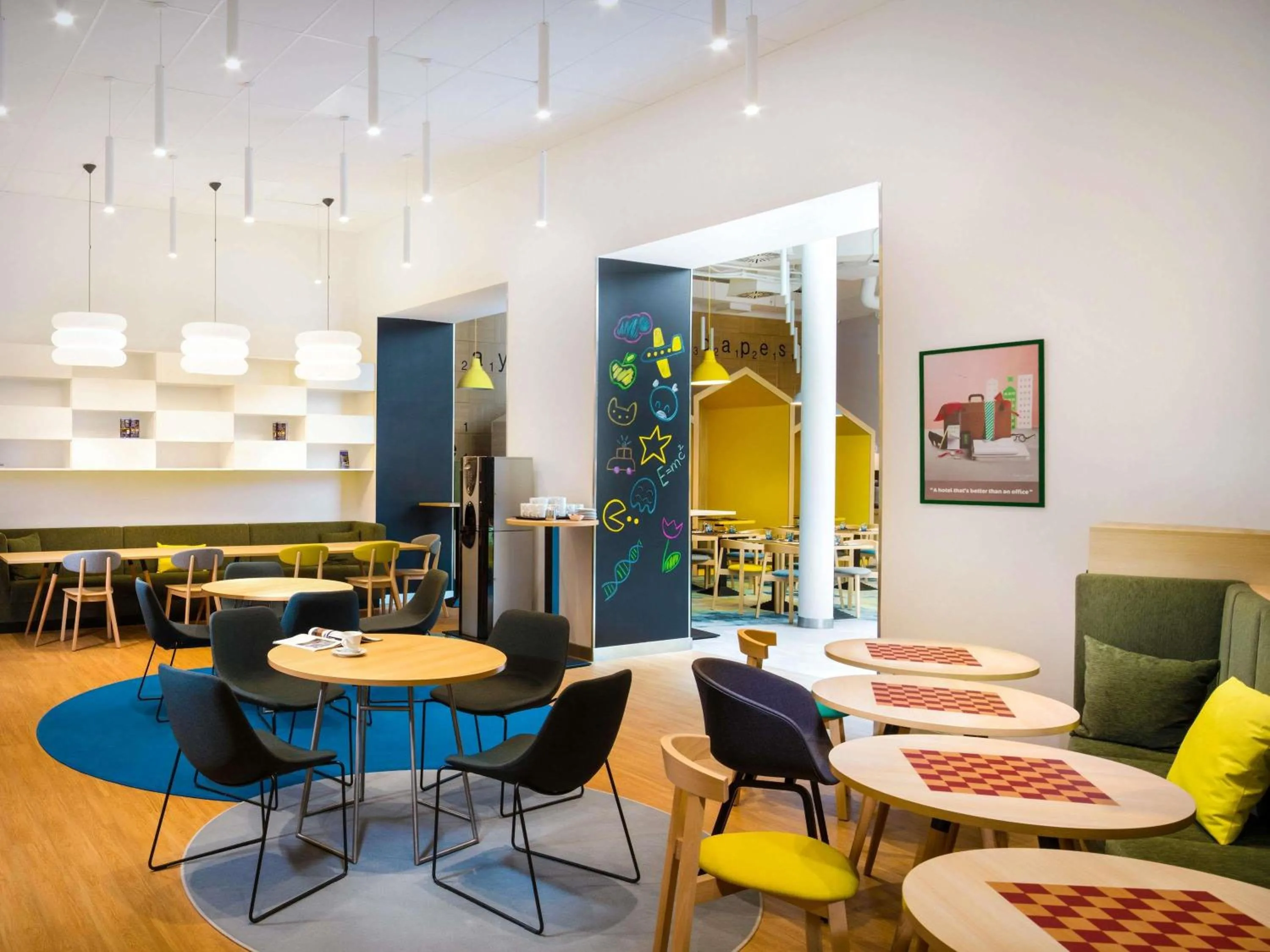 Lounge or bar in Ibis Styles Budapest Center
