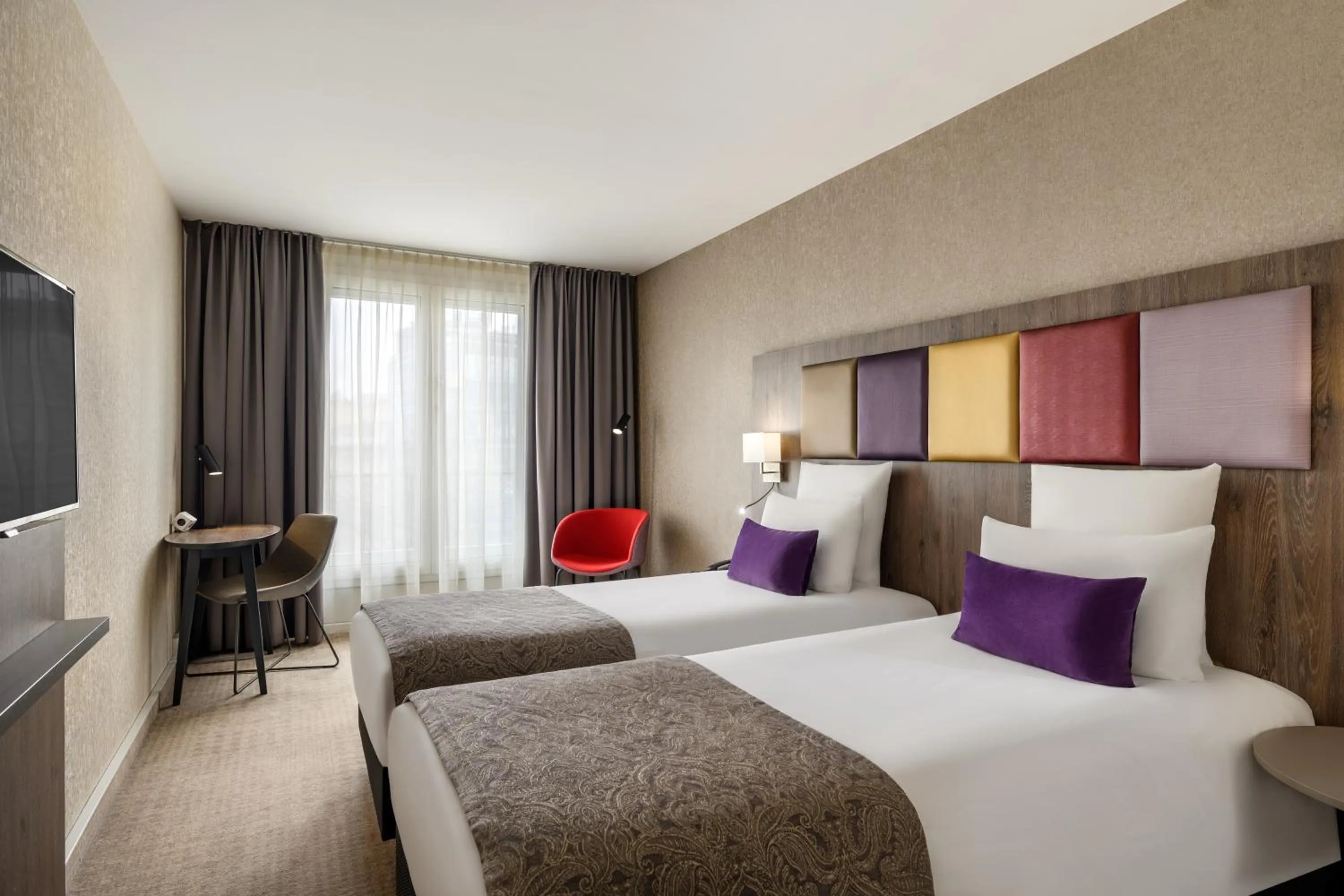Bed in Mercure Budapest Korona