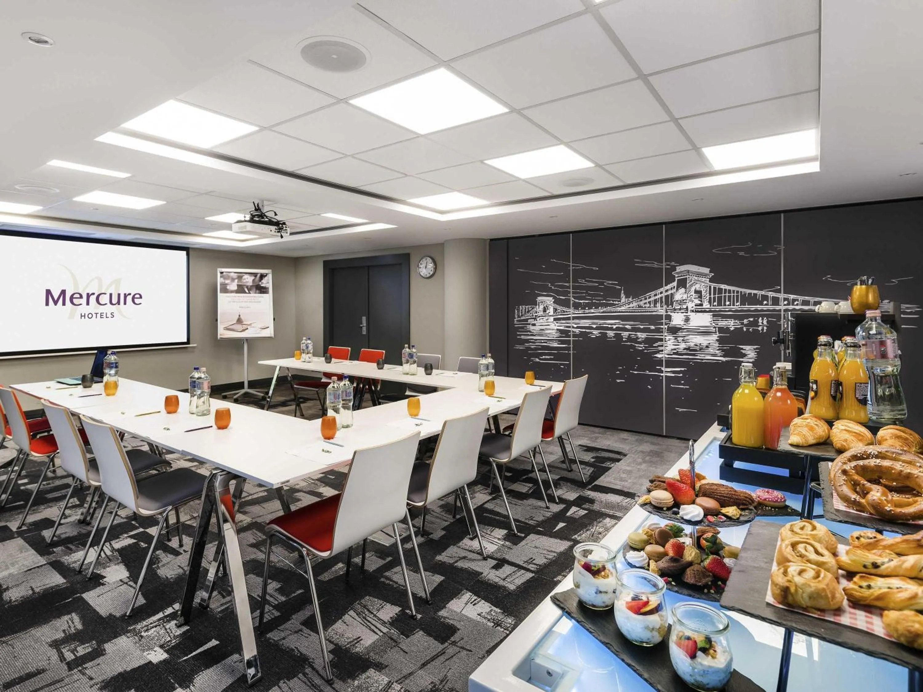 Meeting/conference room in Mercure Budapest Korona