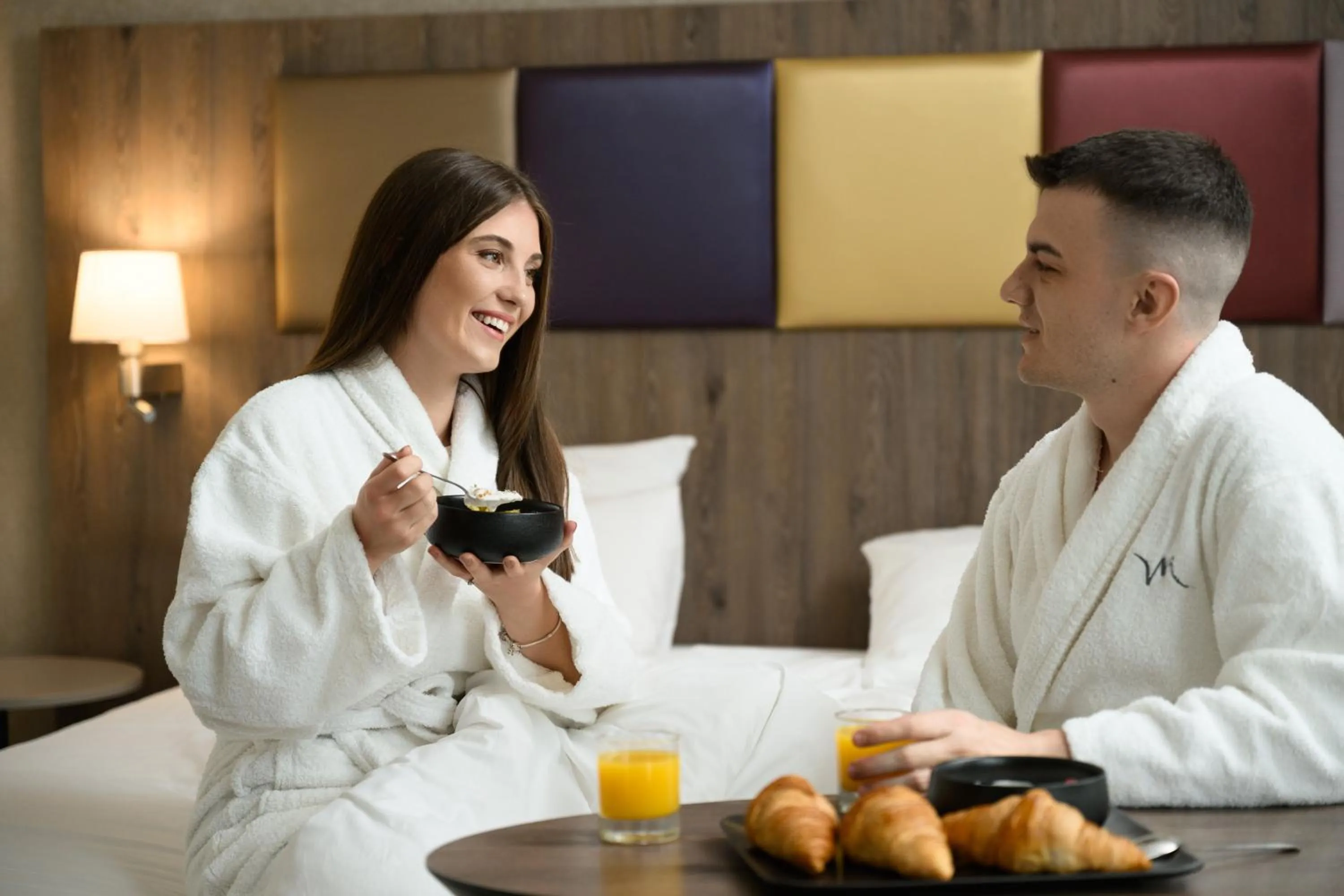 Property building, Bed in Mercure Budapest Korona