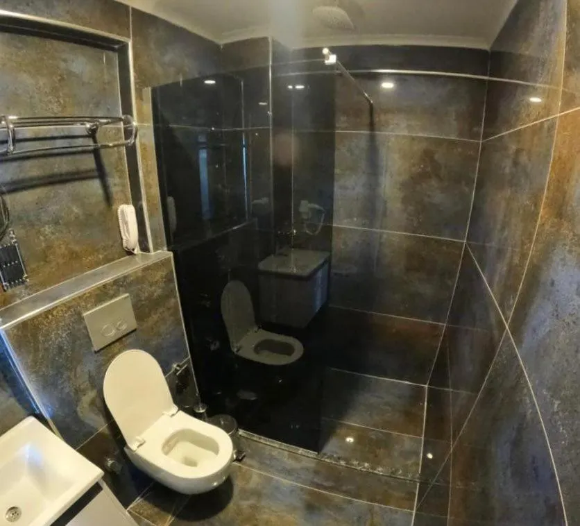 Shower in Livaneli Boutique Otel