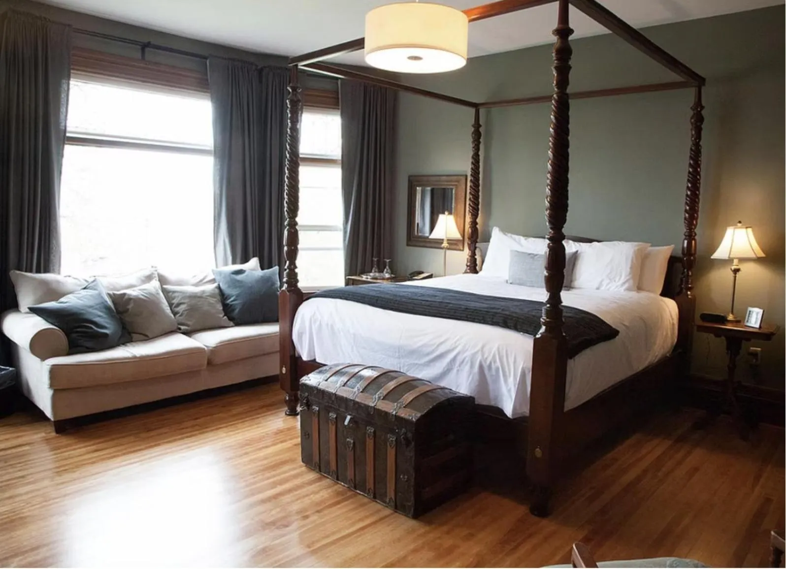 Bedroom, Bed in Fairholm Boutique Inns