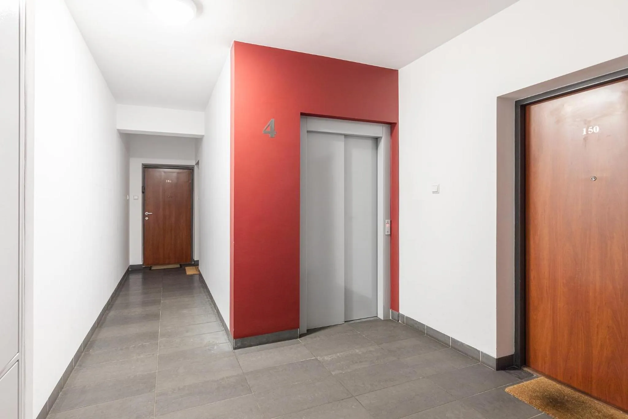 wardrobe in SuperApart Chełmska 9 - Blisko Olinek i WFDIF