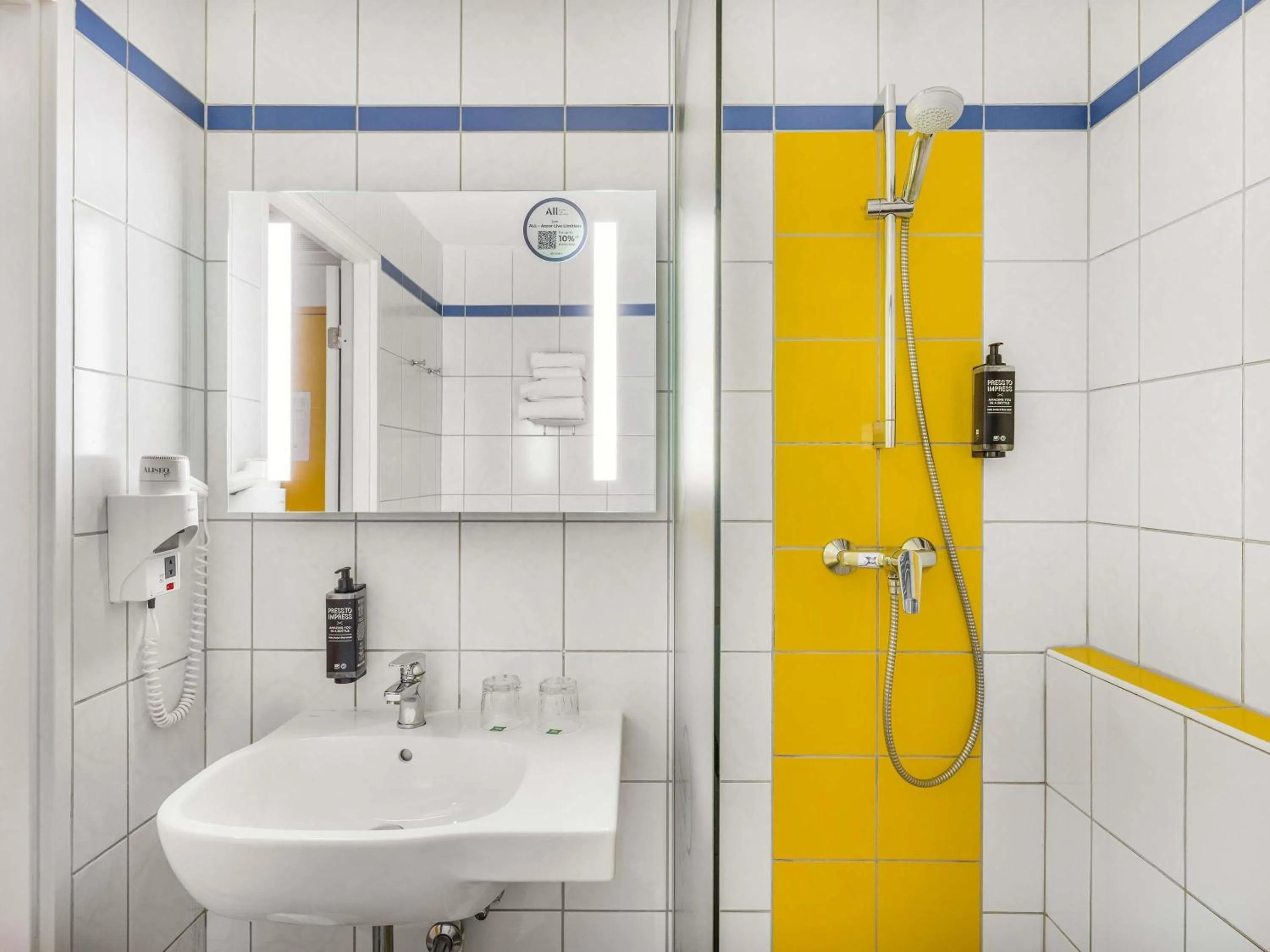 Bedroom in Ibis Styles Budapest City