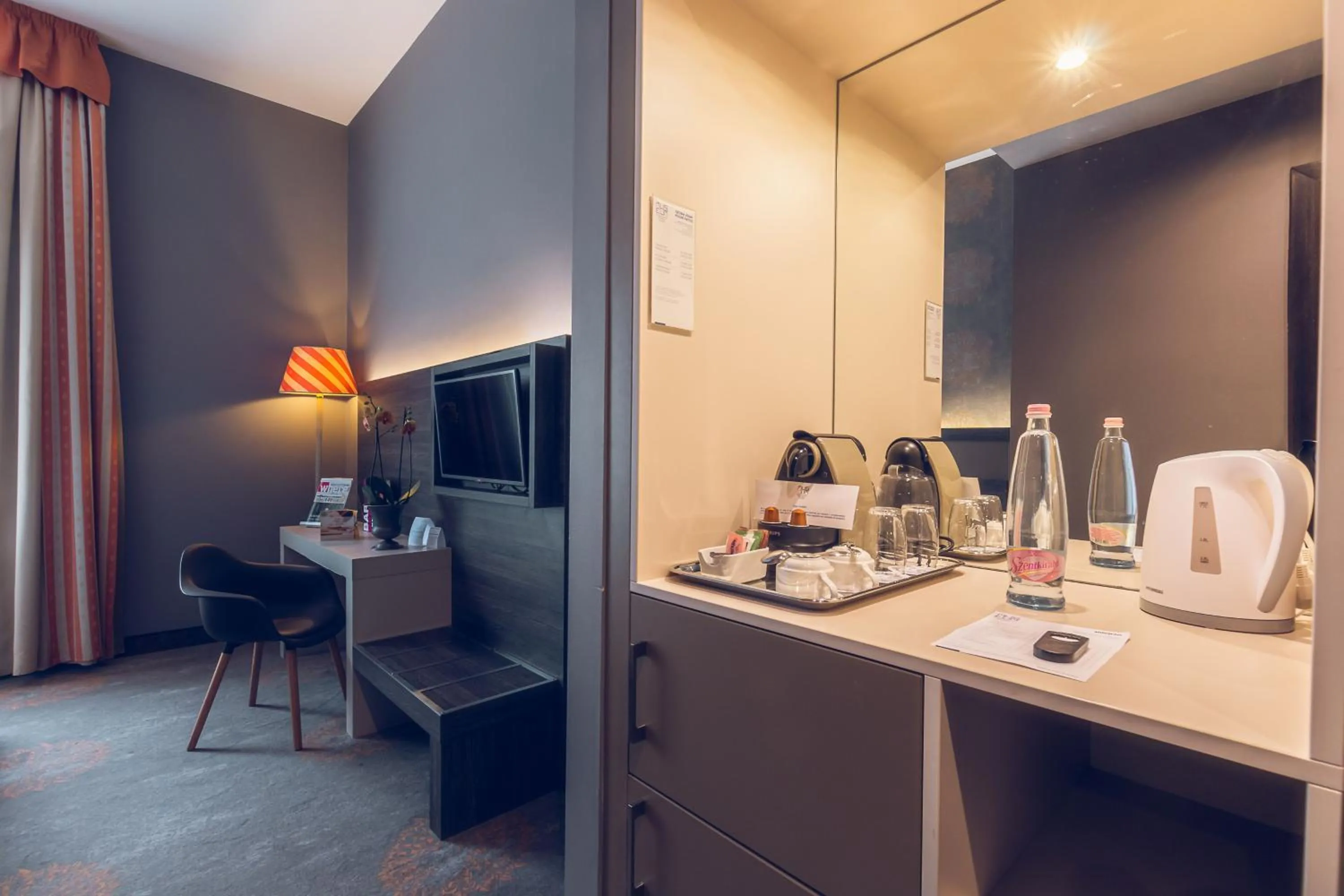 Bed in Hotel Museum Budapest