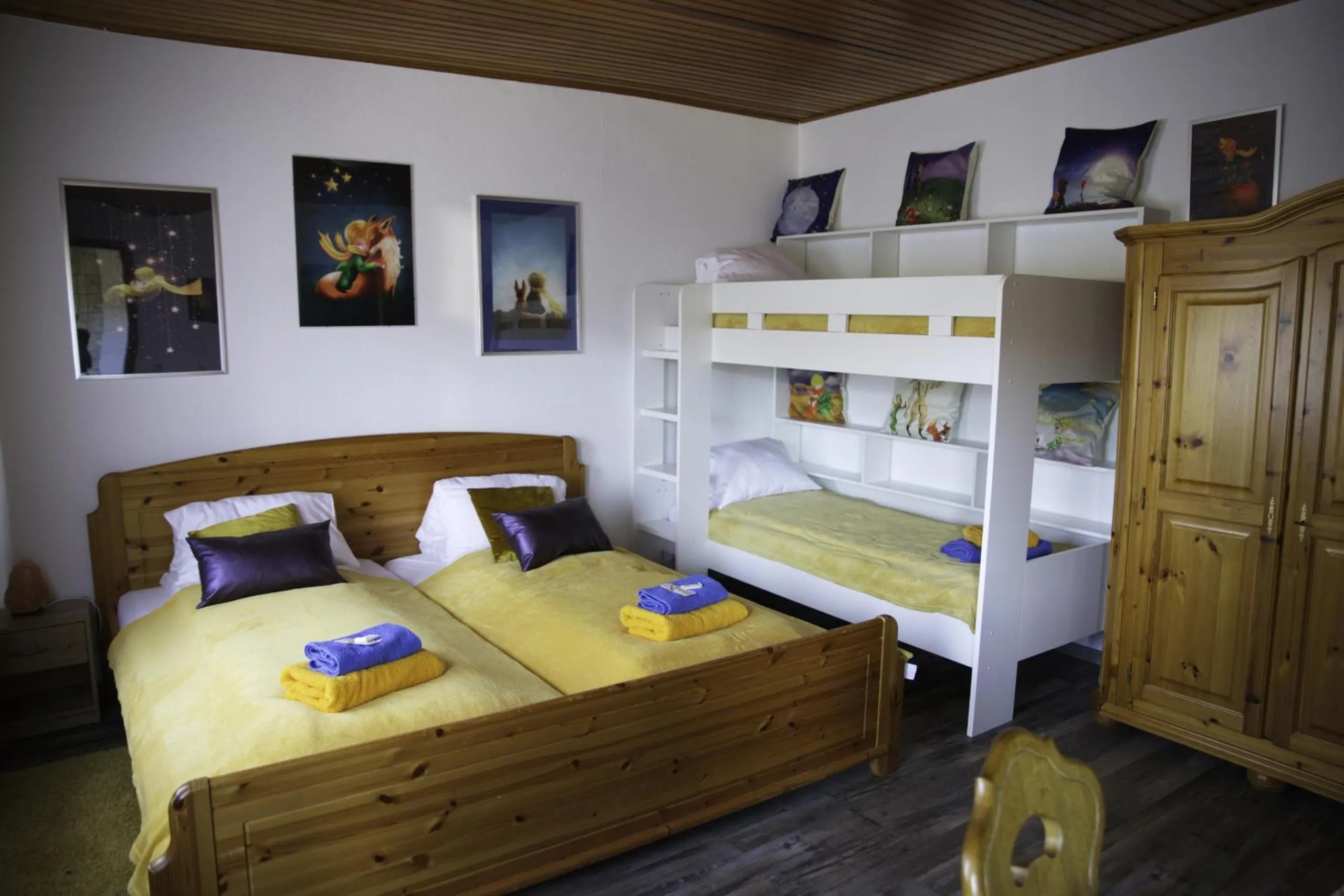 Bedroom, Bed in Zum Burgkeller