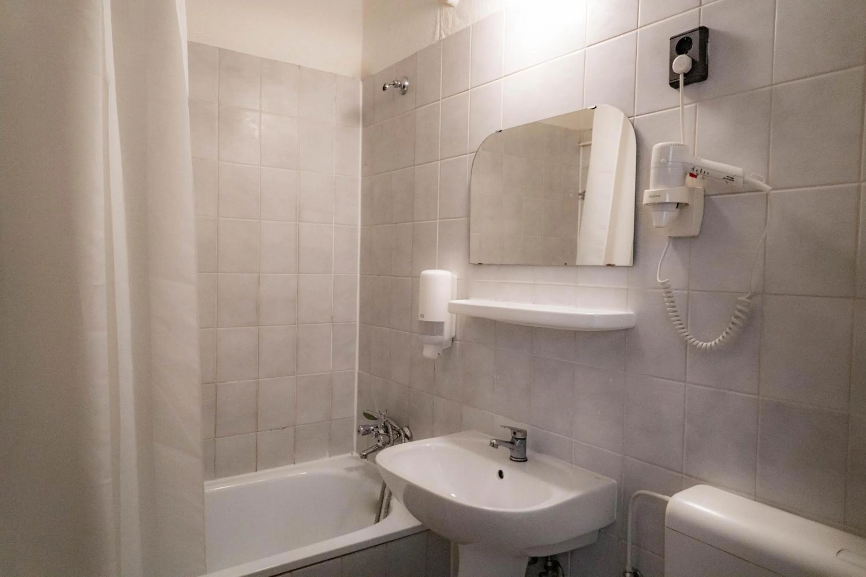 Toilet in Equity Point Budapest