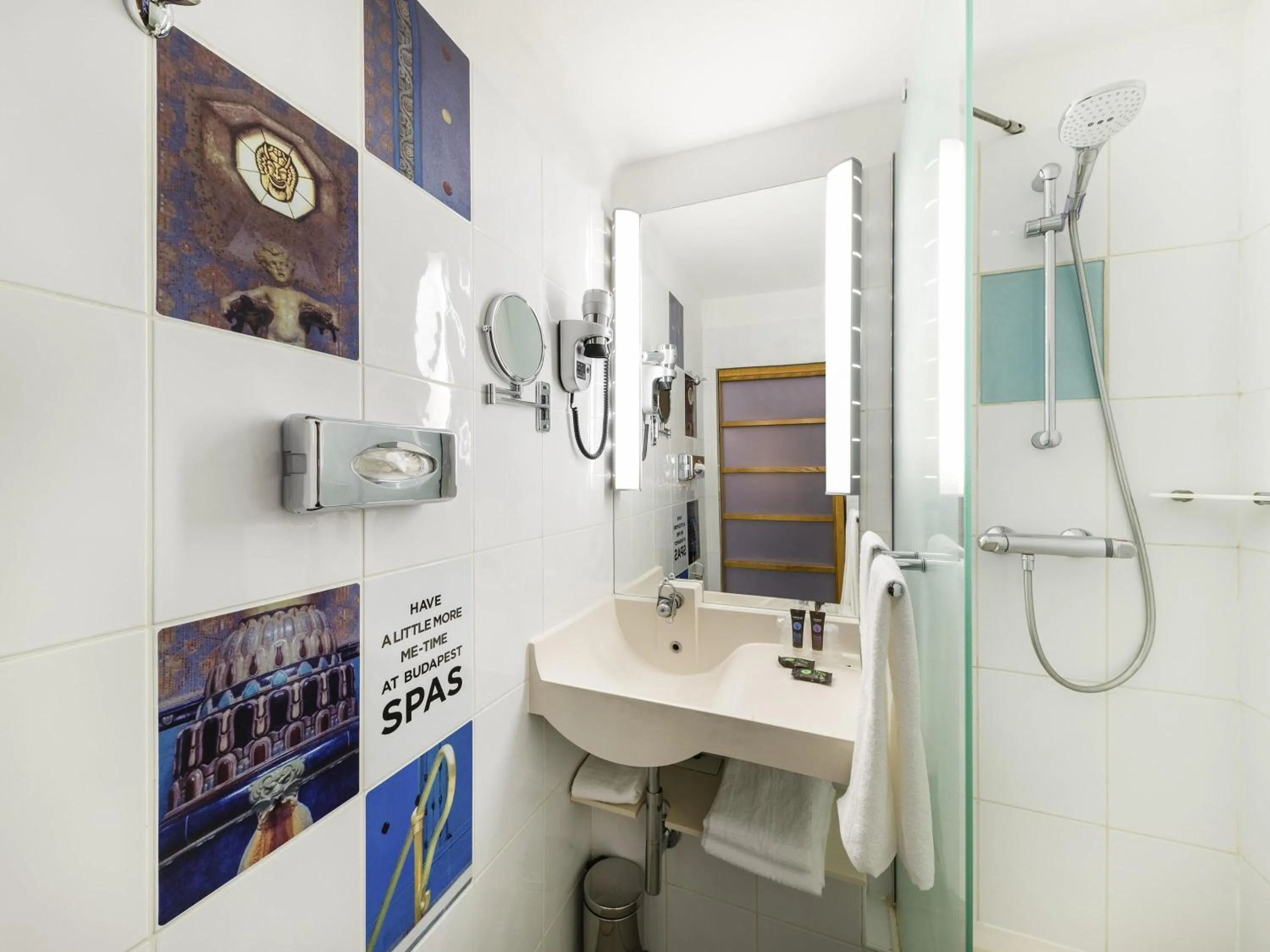 Bedroom in Novotel Budapest City