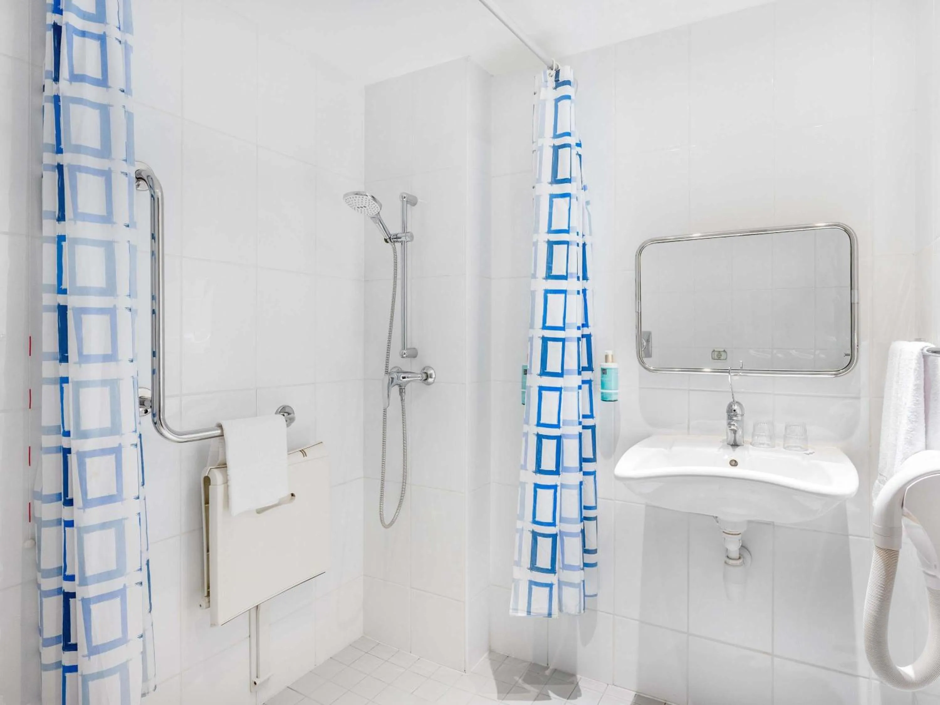 Bedroom in Novotel Budapest City