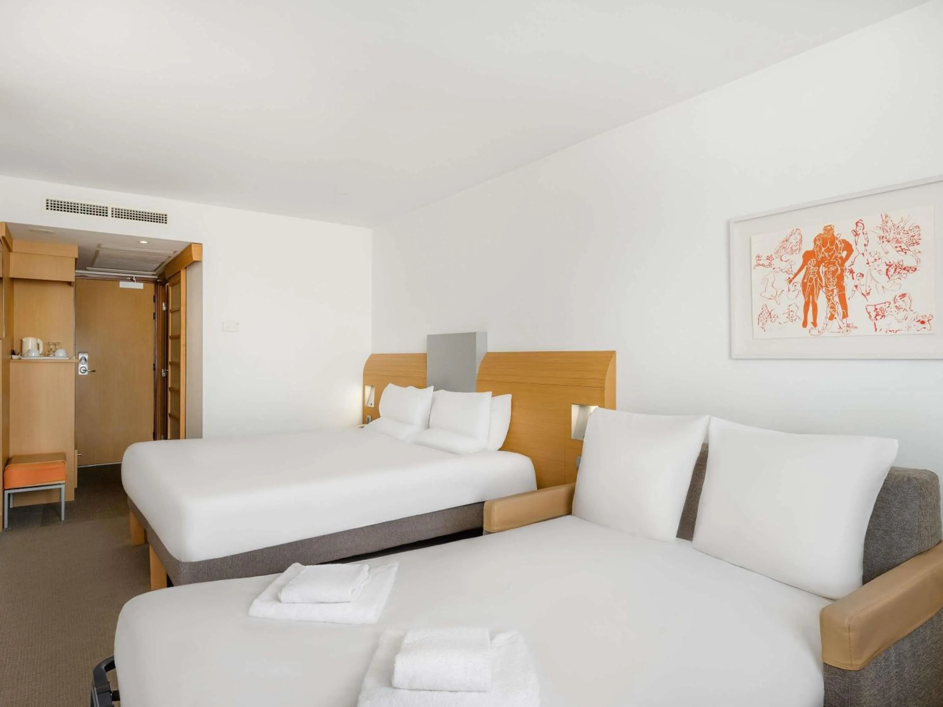 Bedroom, Bed in Novotel Budapest City