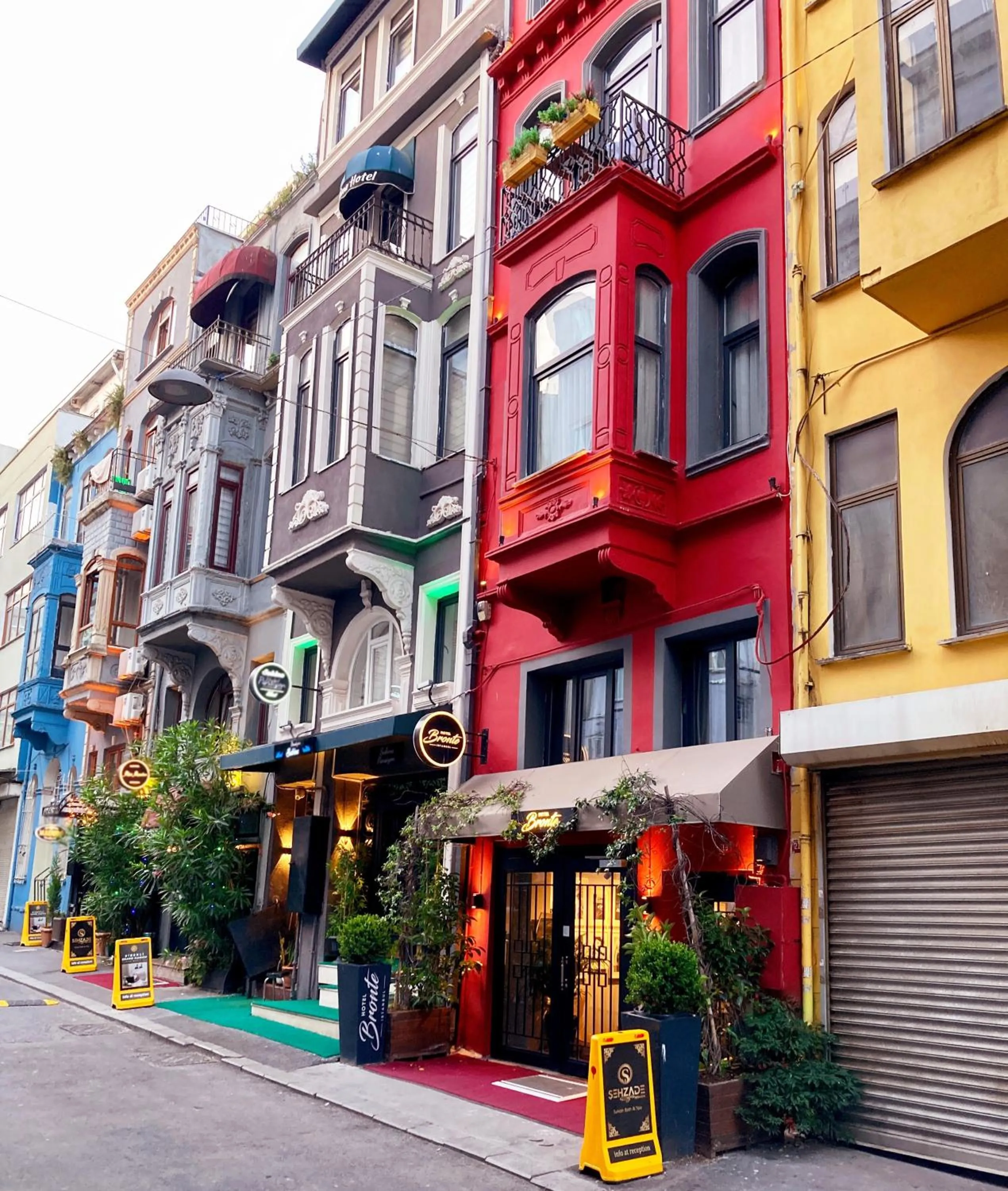 Property building in HOTEL BRONTE