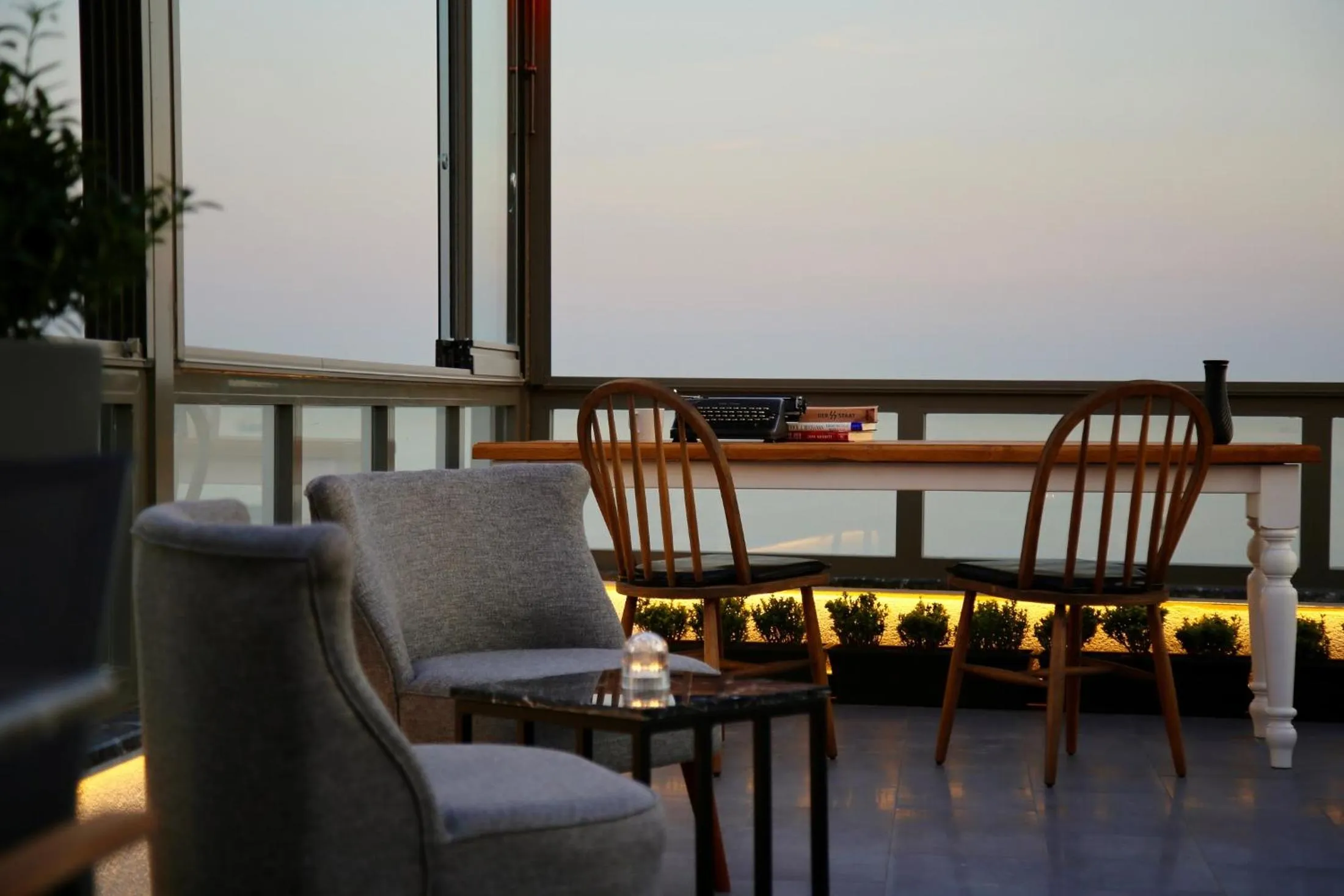 Restaurant/places to eat in HOTEL BRONTE