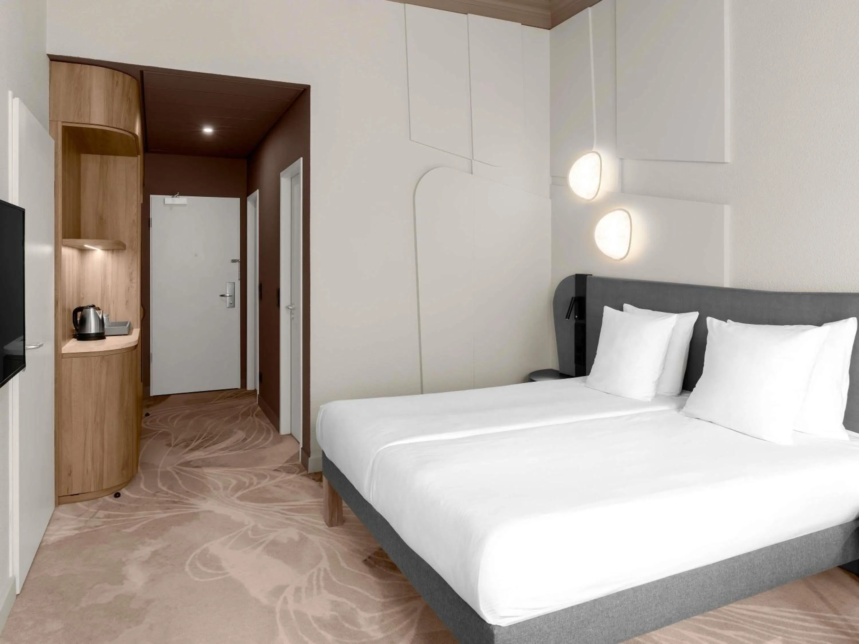 Bedroom, Bed in Mövenpick Hotel Budapest Centre