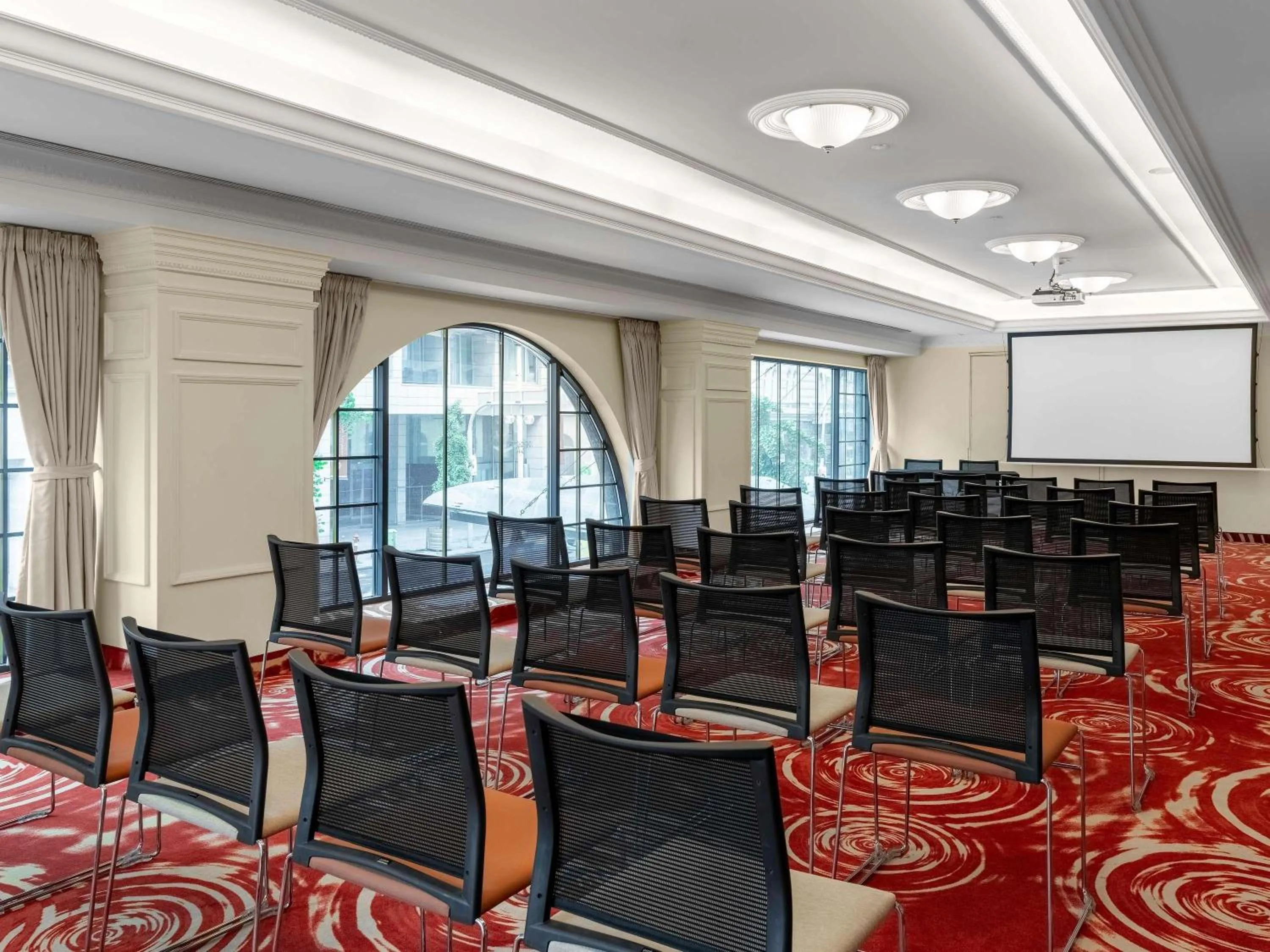 Meeting/conference room in Mövenpick Hotel Budapest Centre