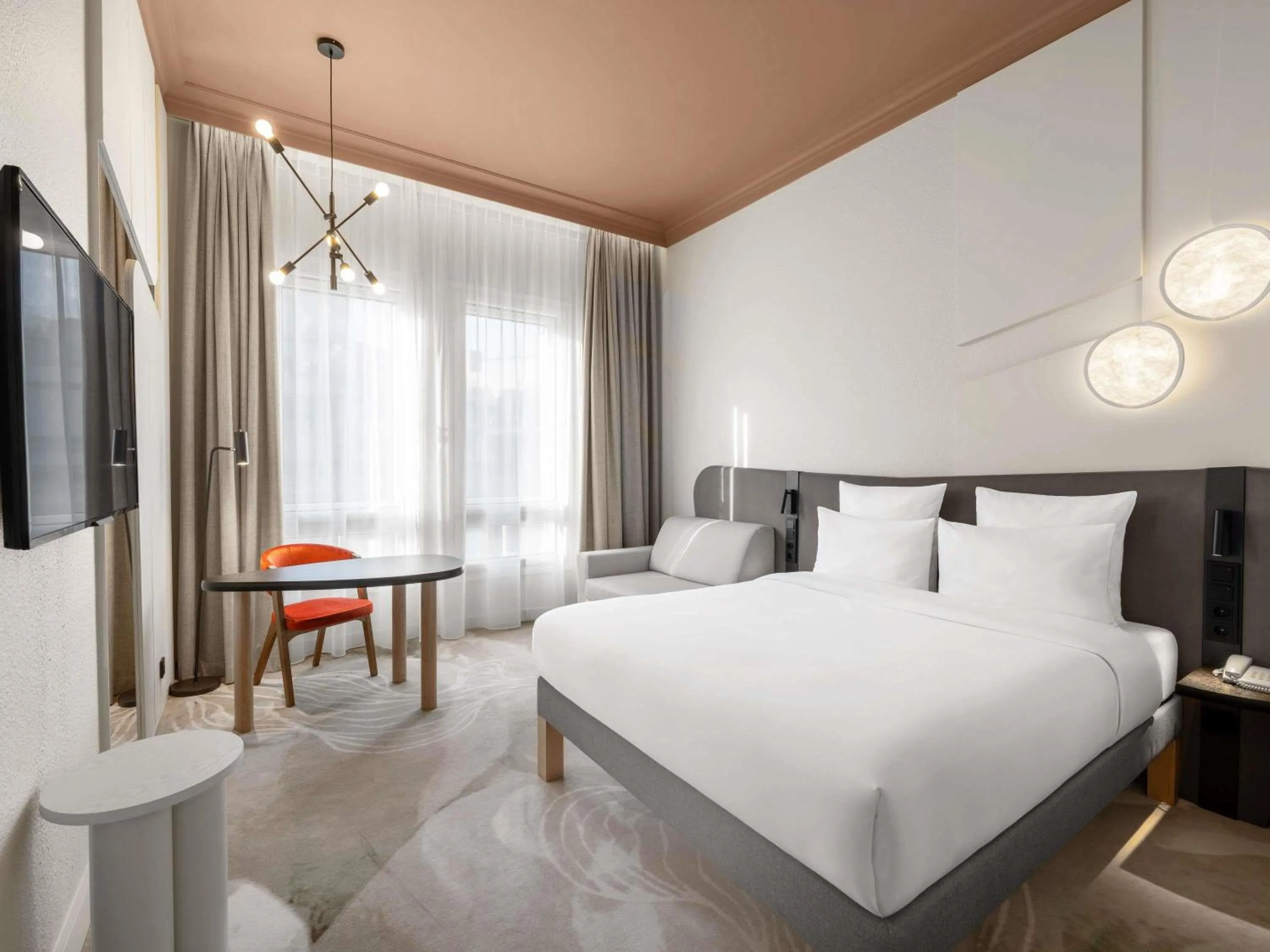 Bedroom, Bed in Mövenpick Hotel Budapest Centre