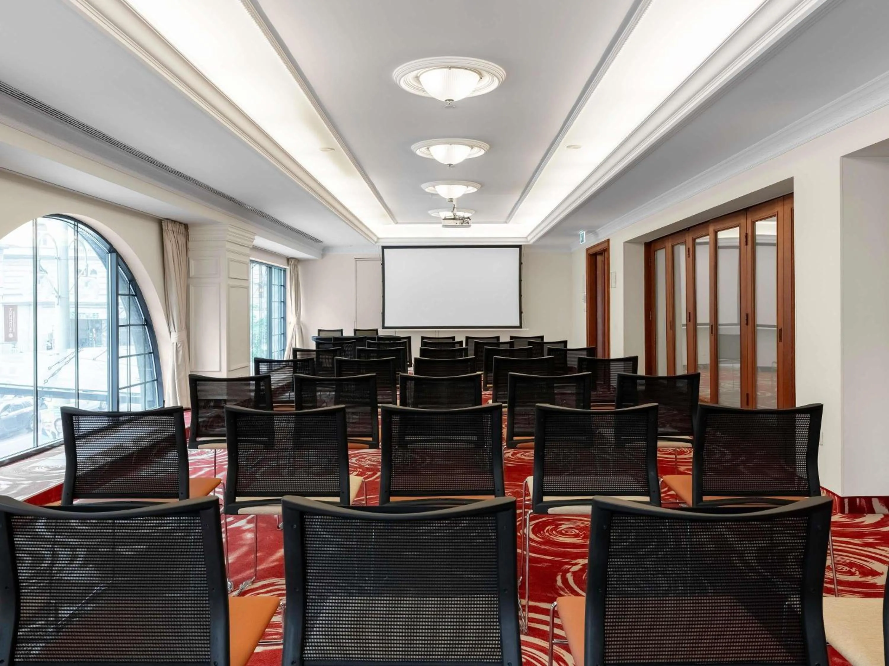 Meeting/conference room in Mövenpick Hotel Budapest Centre
