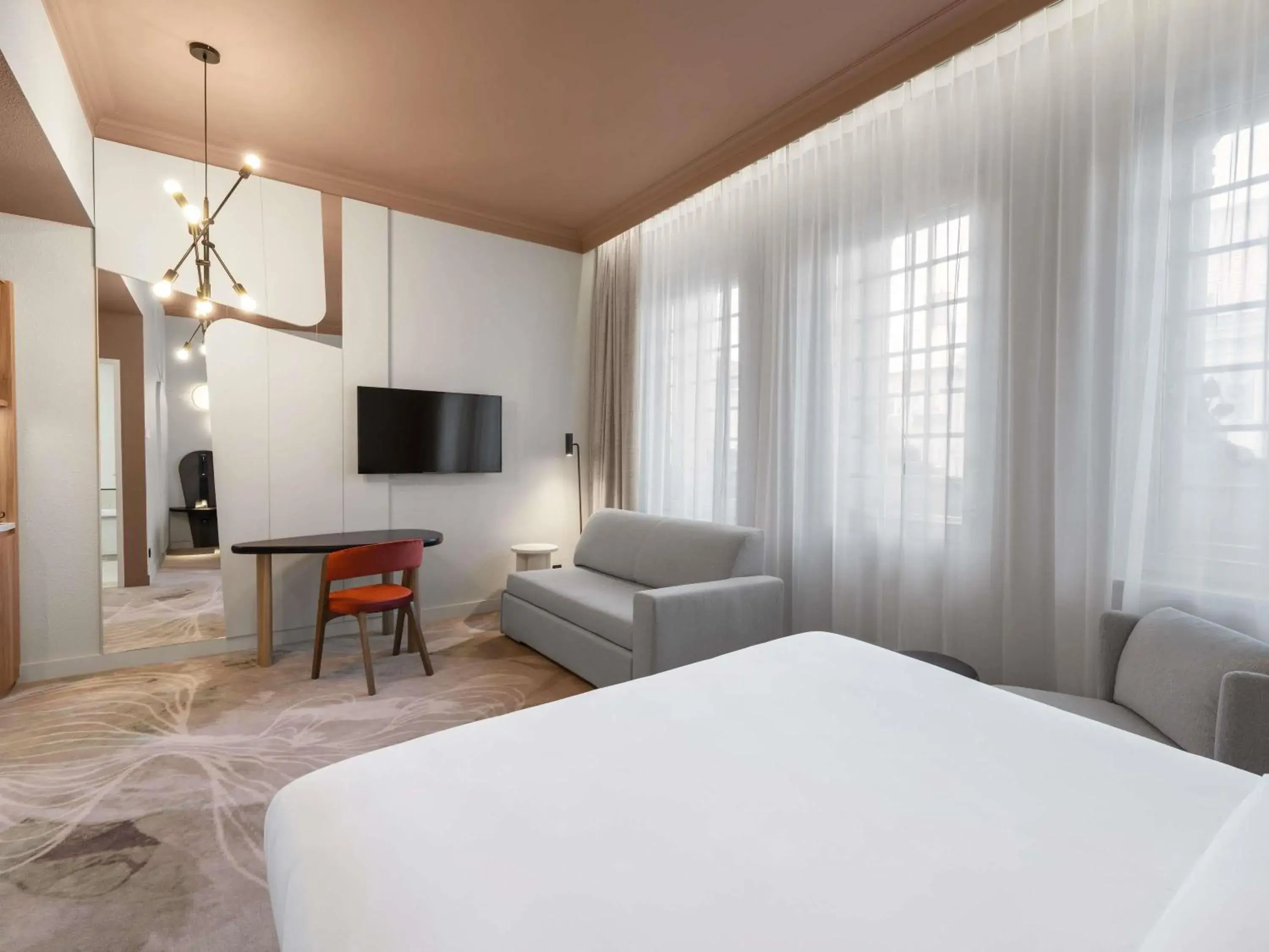 Deluxe Family Room in Mövenpick Hotel Budapest Centre Deluxe Family Room in Mövenpick Hotel Budapest Centre