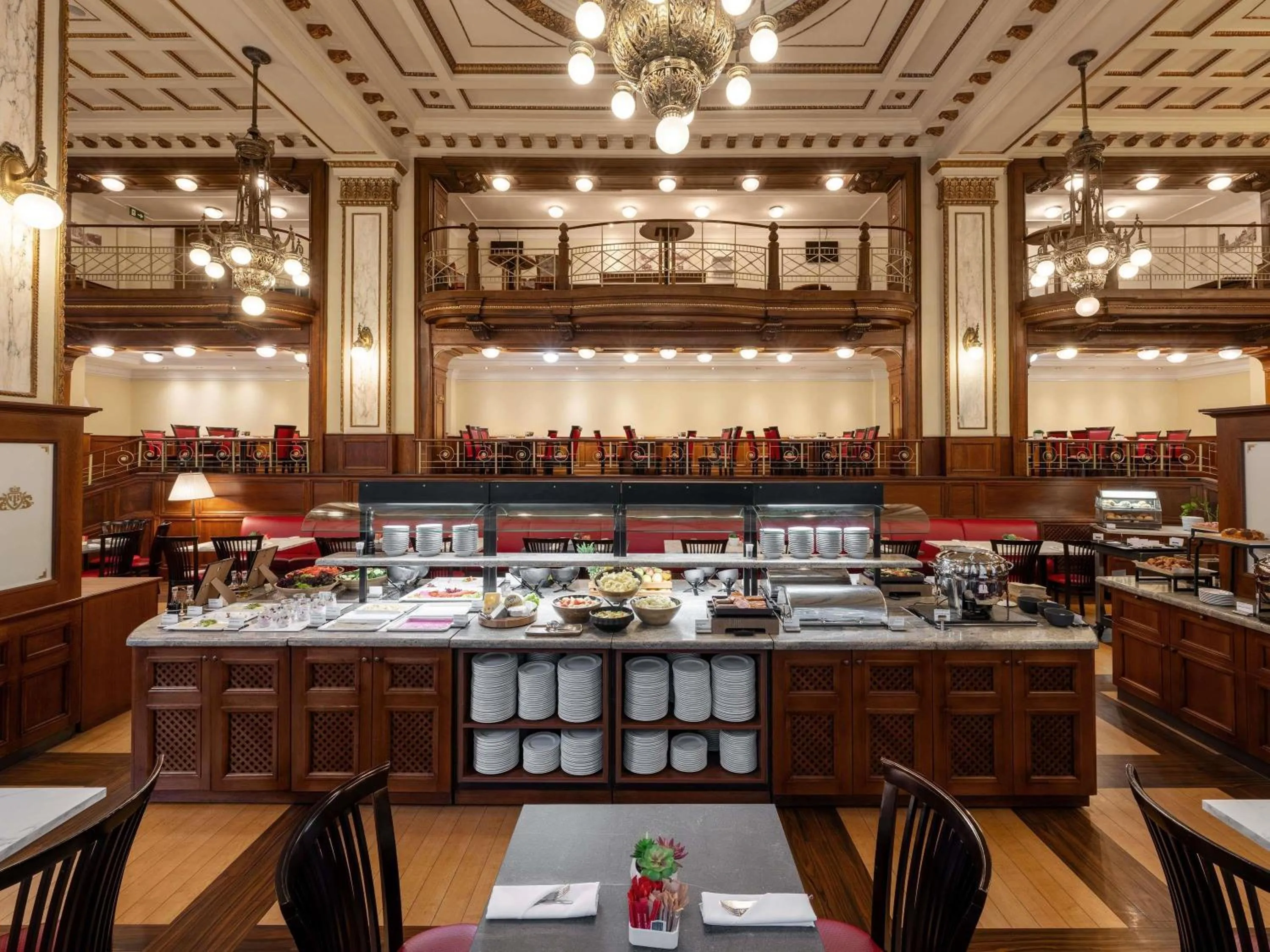 Restaurant/places to eat in Mövenpick Hotel Budapest Centre