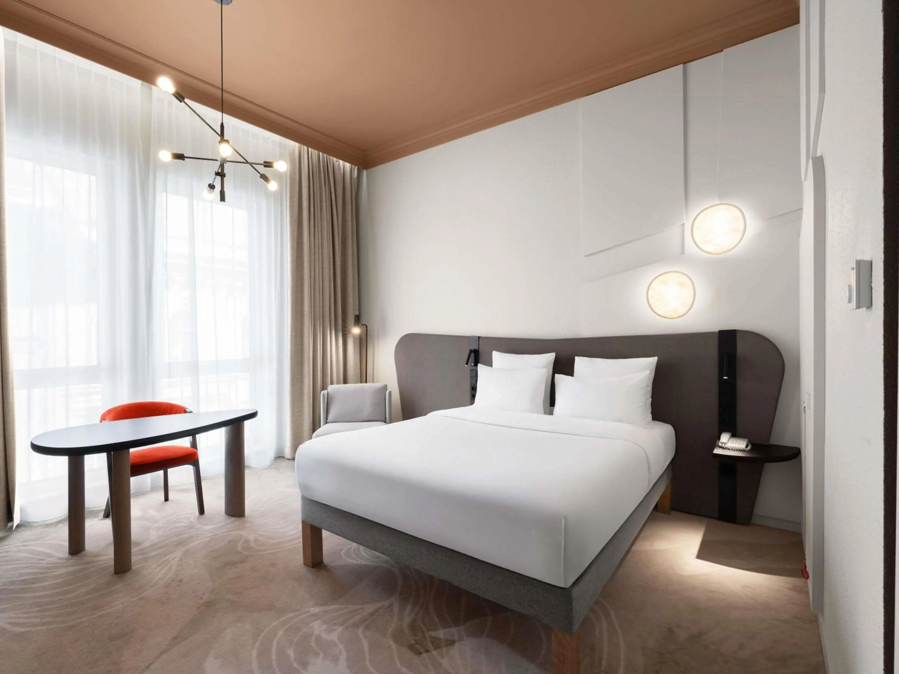 Bedroom, Bed in Mövenpick Hotel Budapest Centre